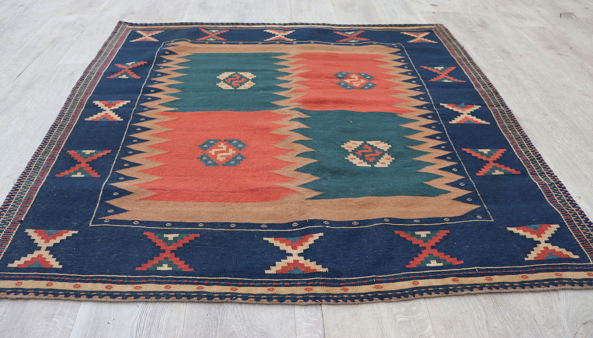 140x140  cm handgewebte nomaden orient Kelim aus Afghanistan sofrah Nr:  75