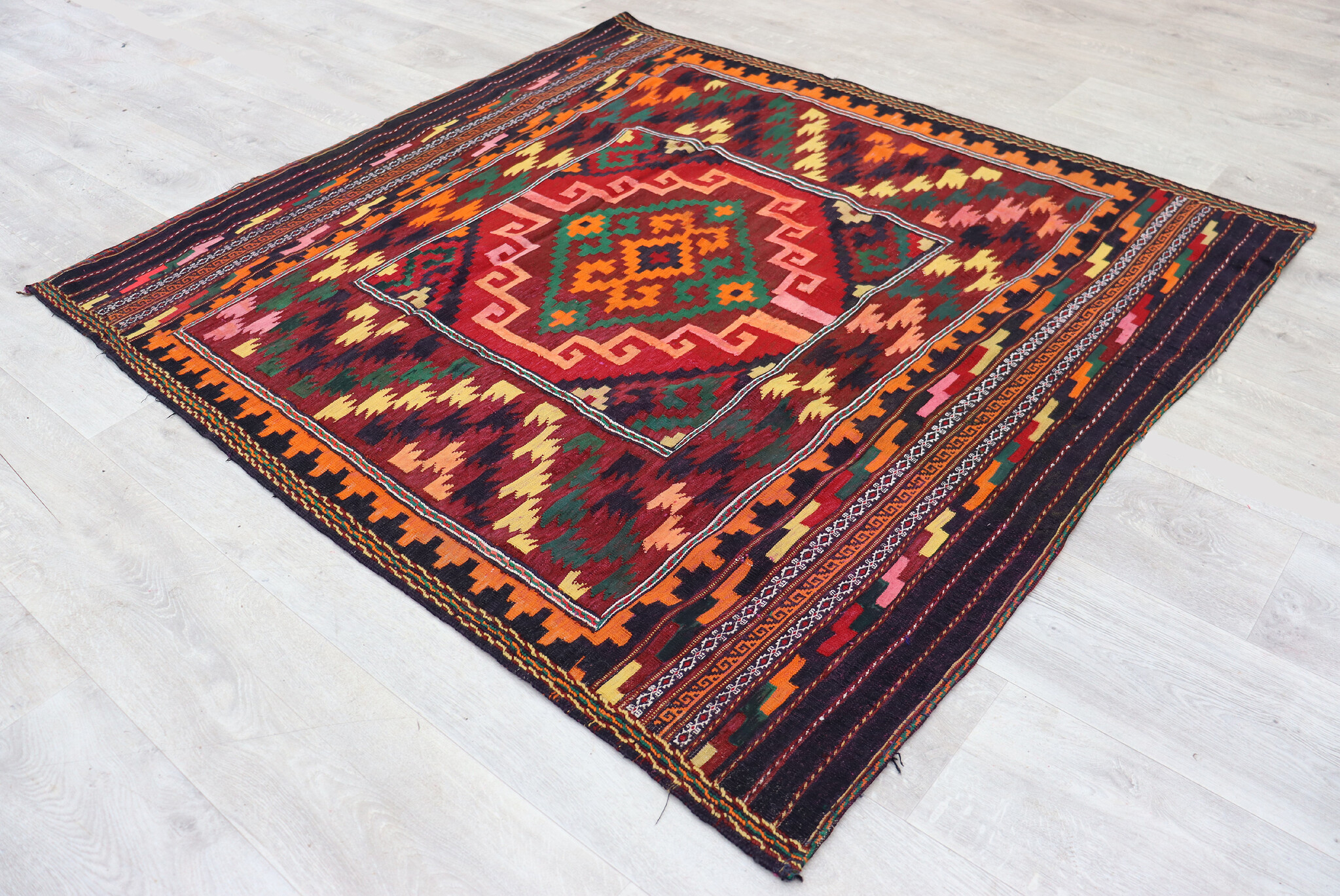 154x144  cm handgewebte nomaden orient Kelim aus Afghanistan sofrah Nr:  65