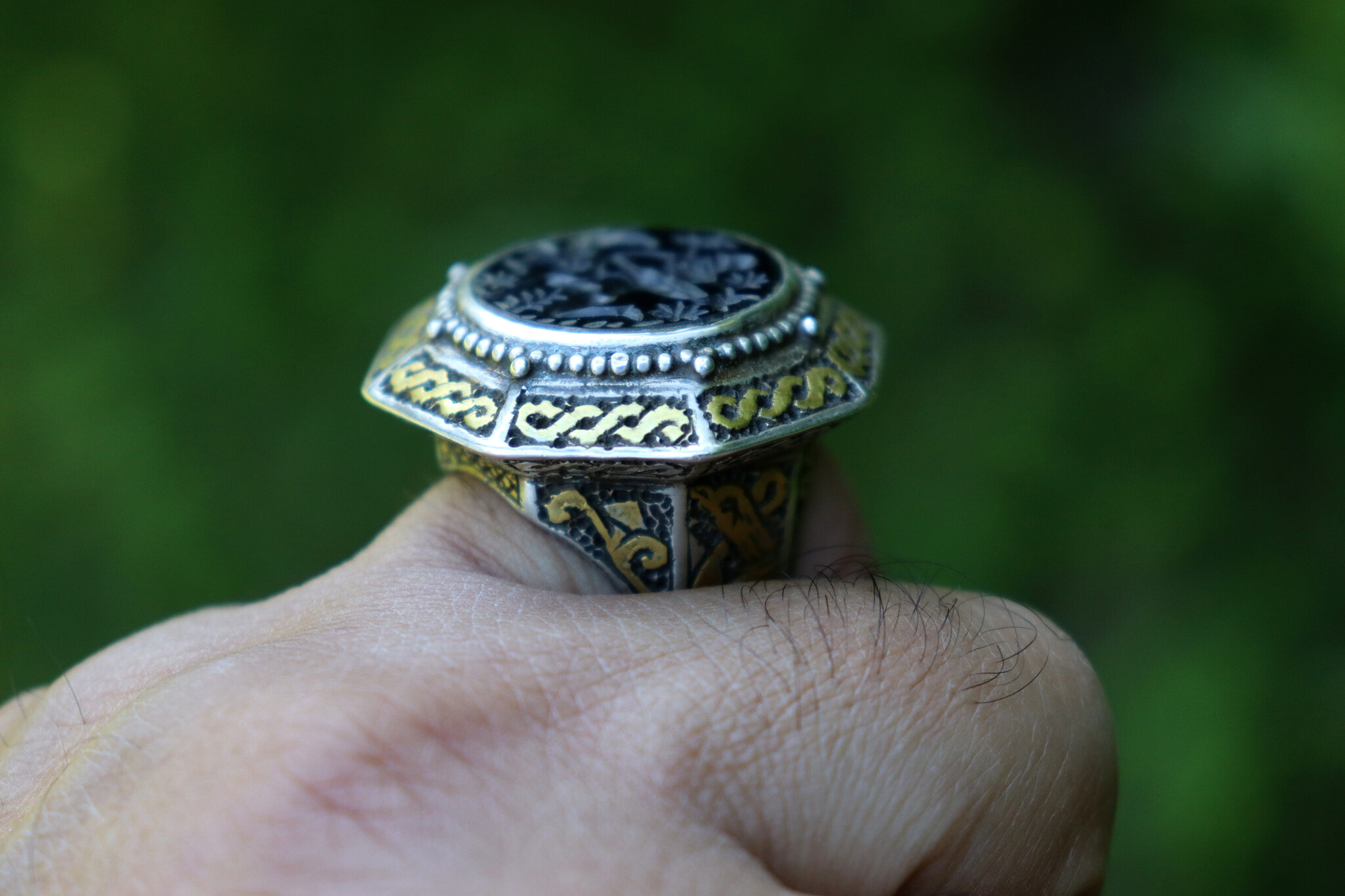 Turkmen Ring  hematite seal stone No: 443