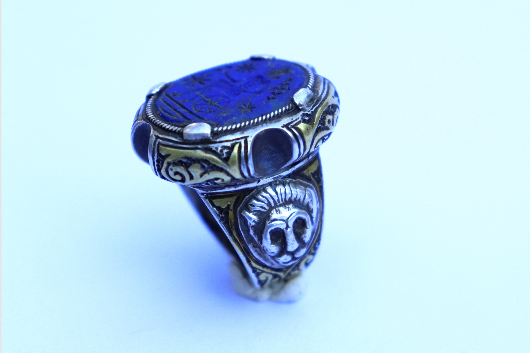 Turkmen Ring  Lapis Lazli seal stone No: 442