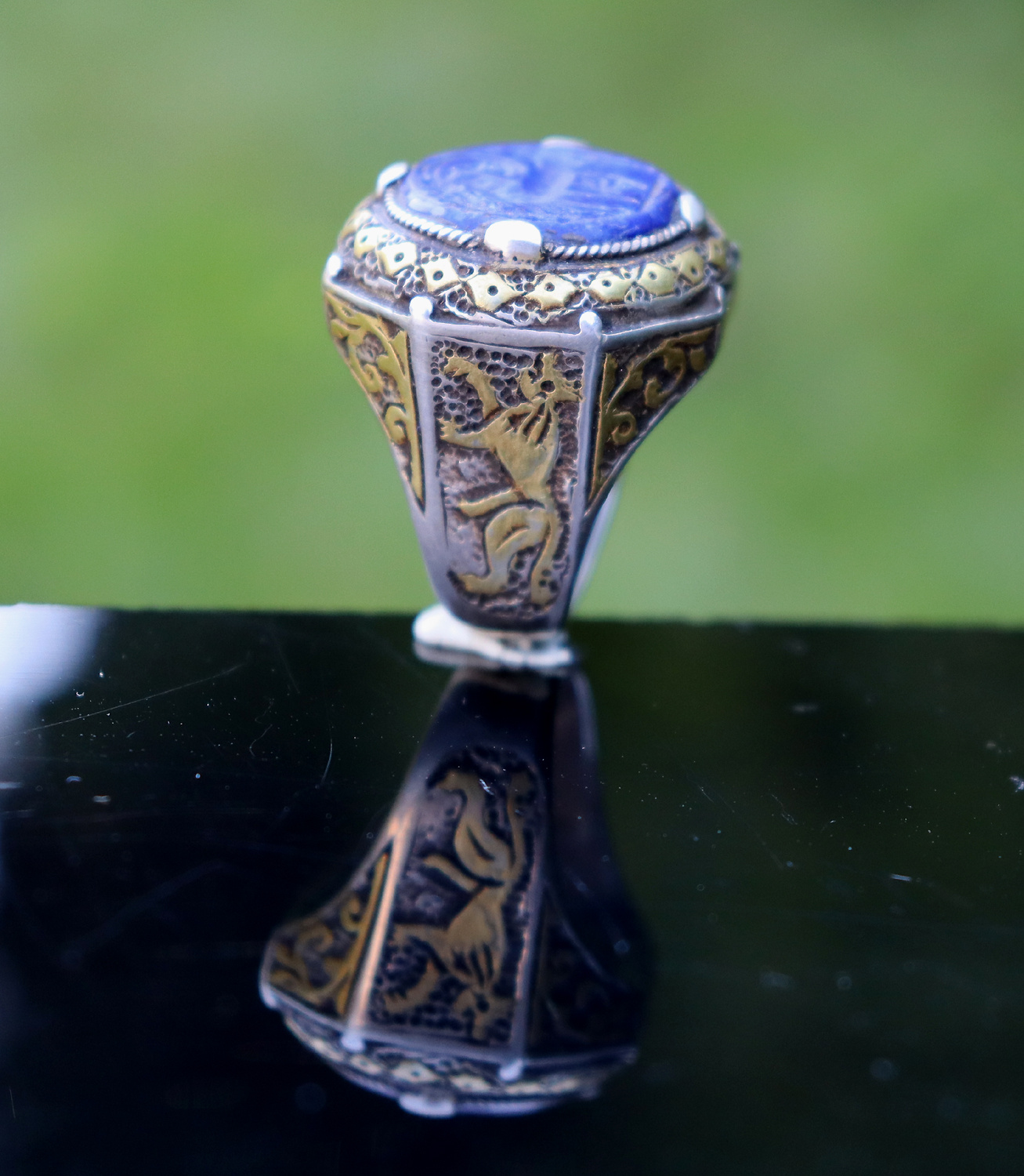 Turkmen Ring  Lapis Lazli seal stone No: 440