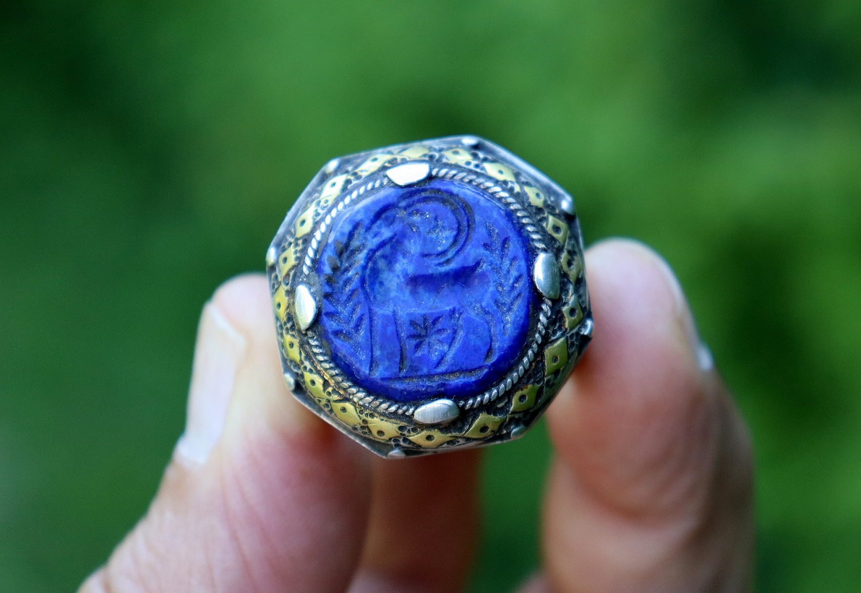 Turkmen Ring  Lapis Lazli seal stone No: 440