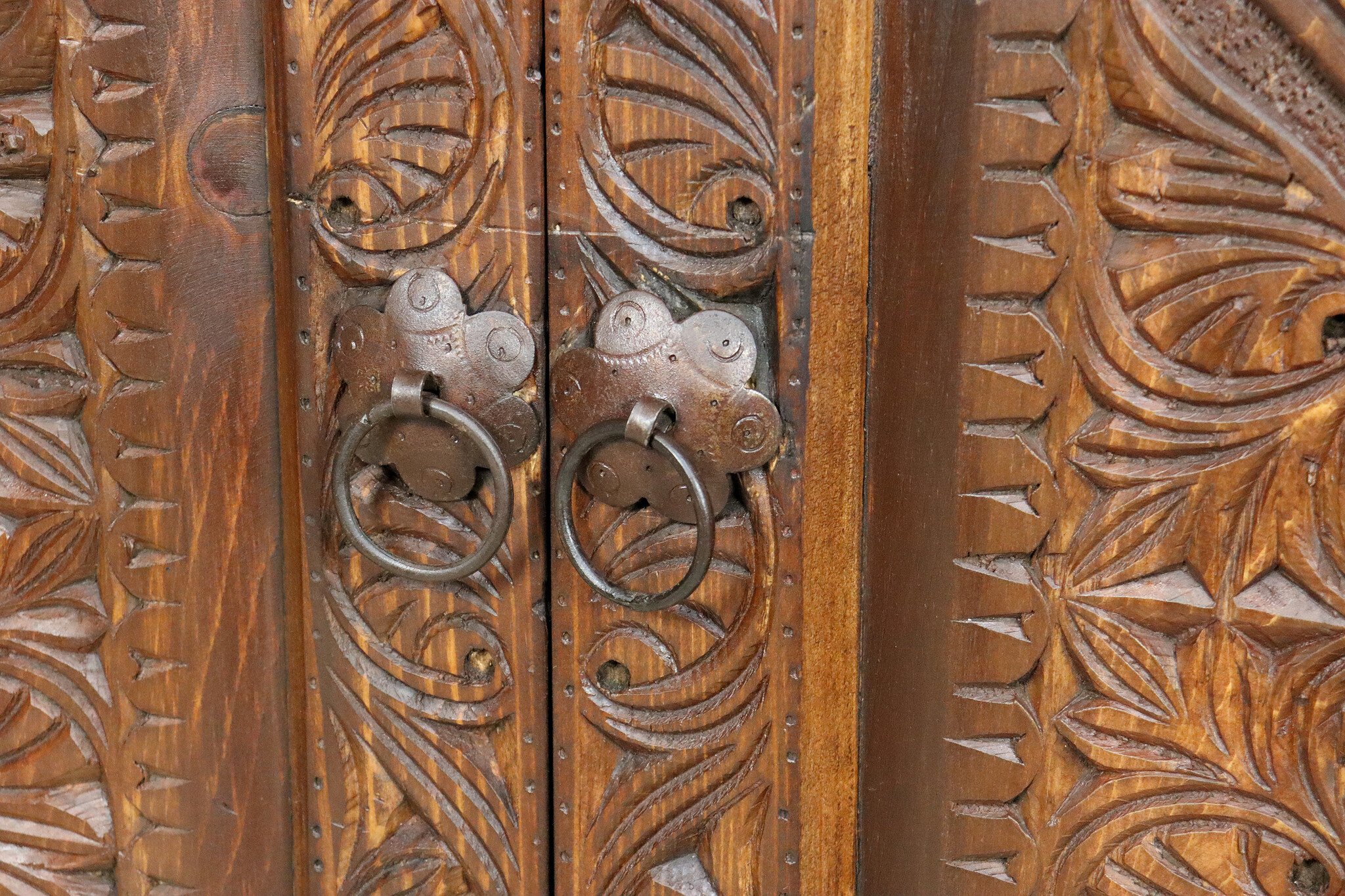 antique-look Hand carved solid wood  orient vintage wooden cabinet bookshelf shelf from Afghanistan Nuristan 23