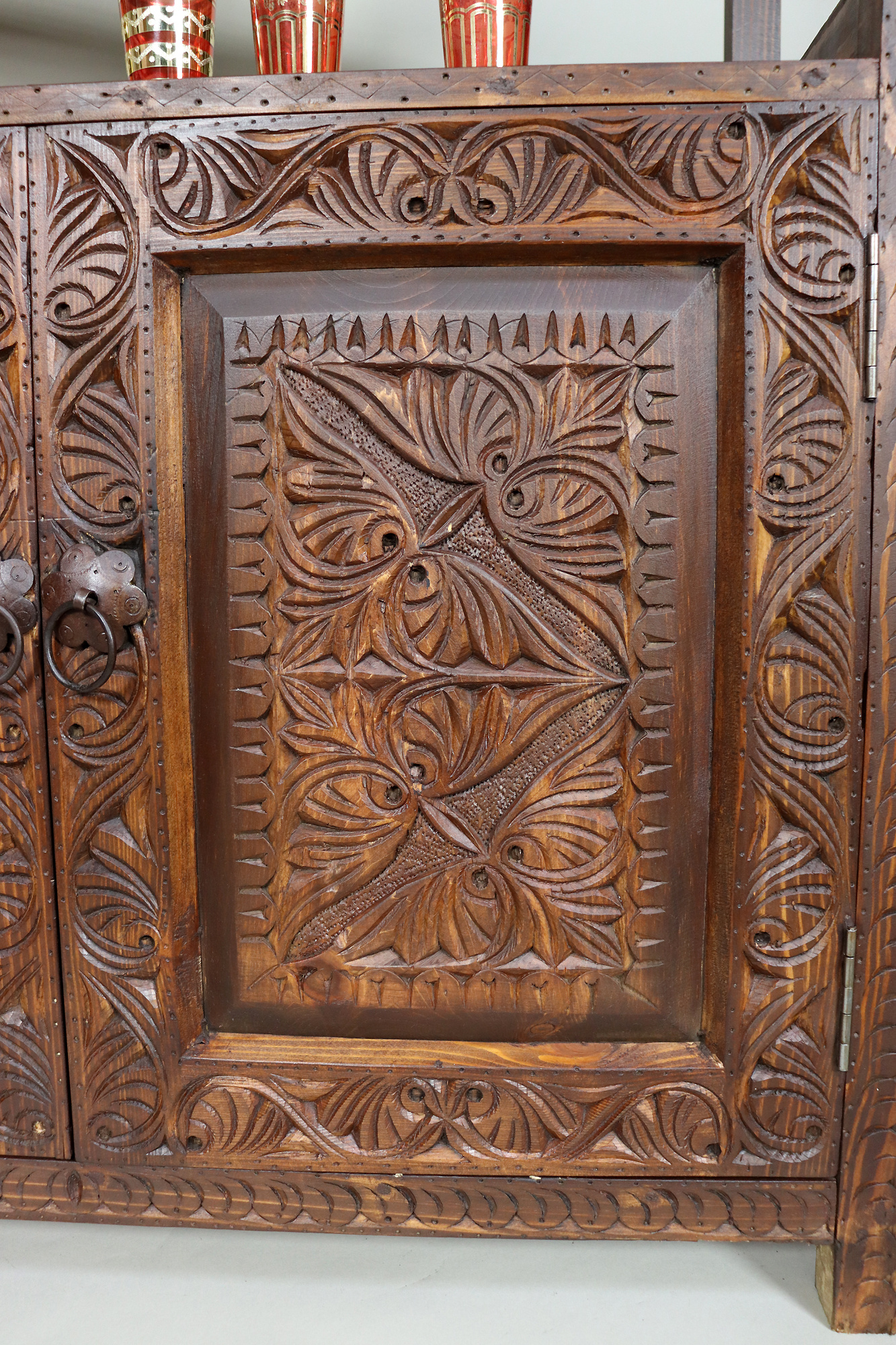 antique-look Hand carved solid wood  orient vintage wooden cabinet bookshelf shelf from Afghanistan Nuristan 23