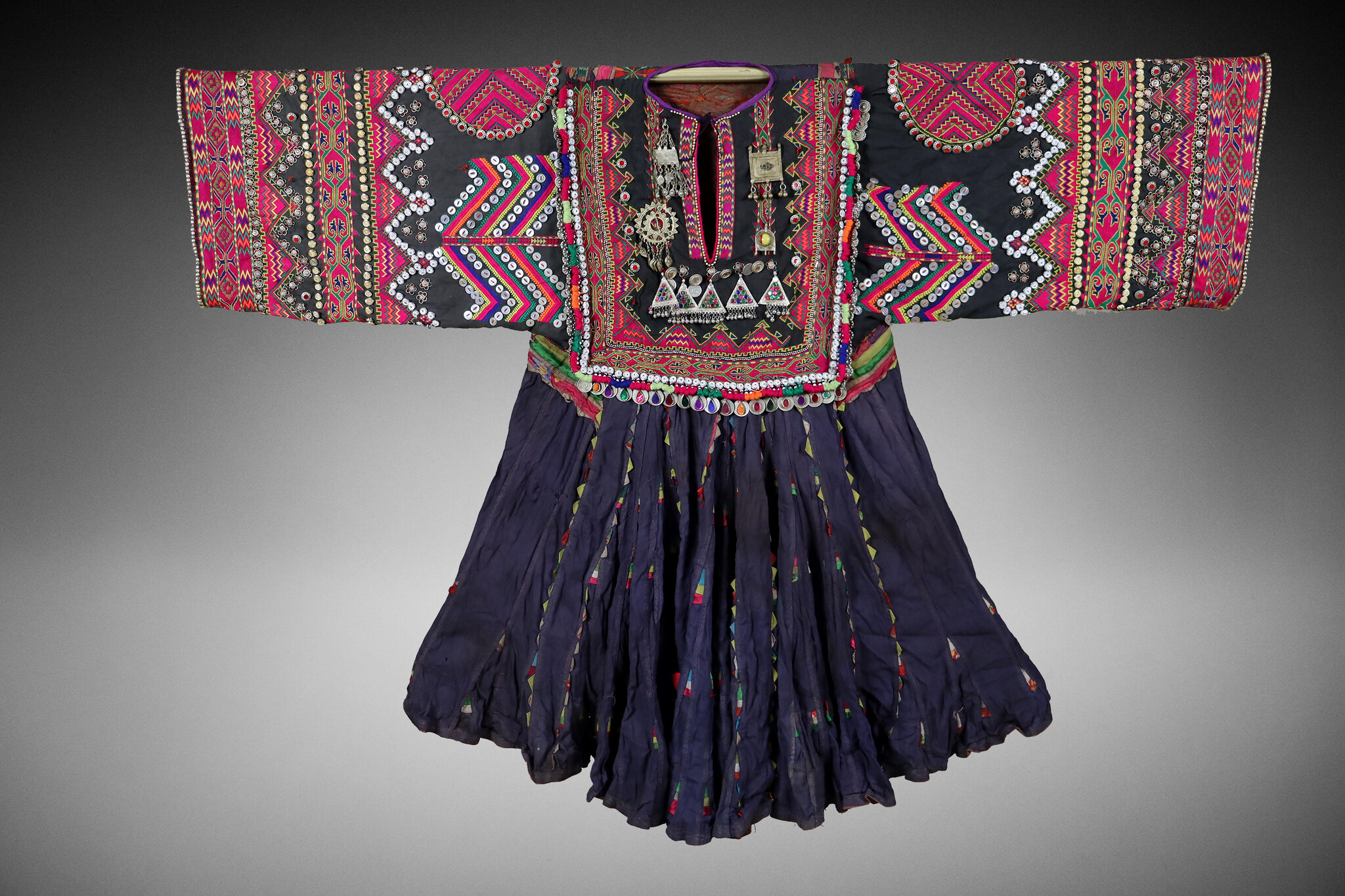 antique original Pakistan Afghanistan nuristan kohistan swat Woman embroidered Dress jumlo No:WL24/B