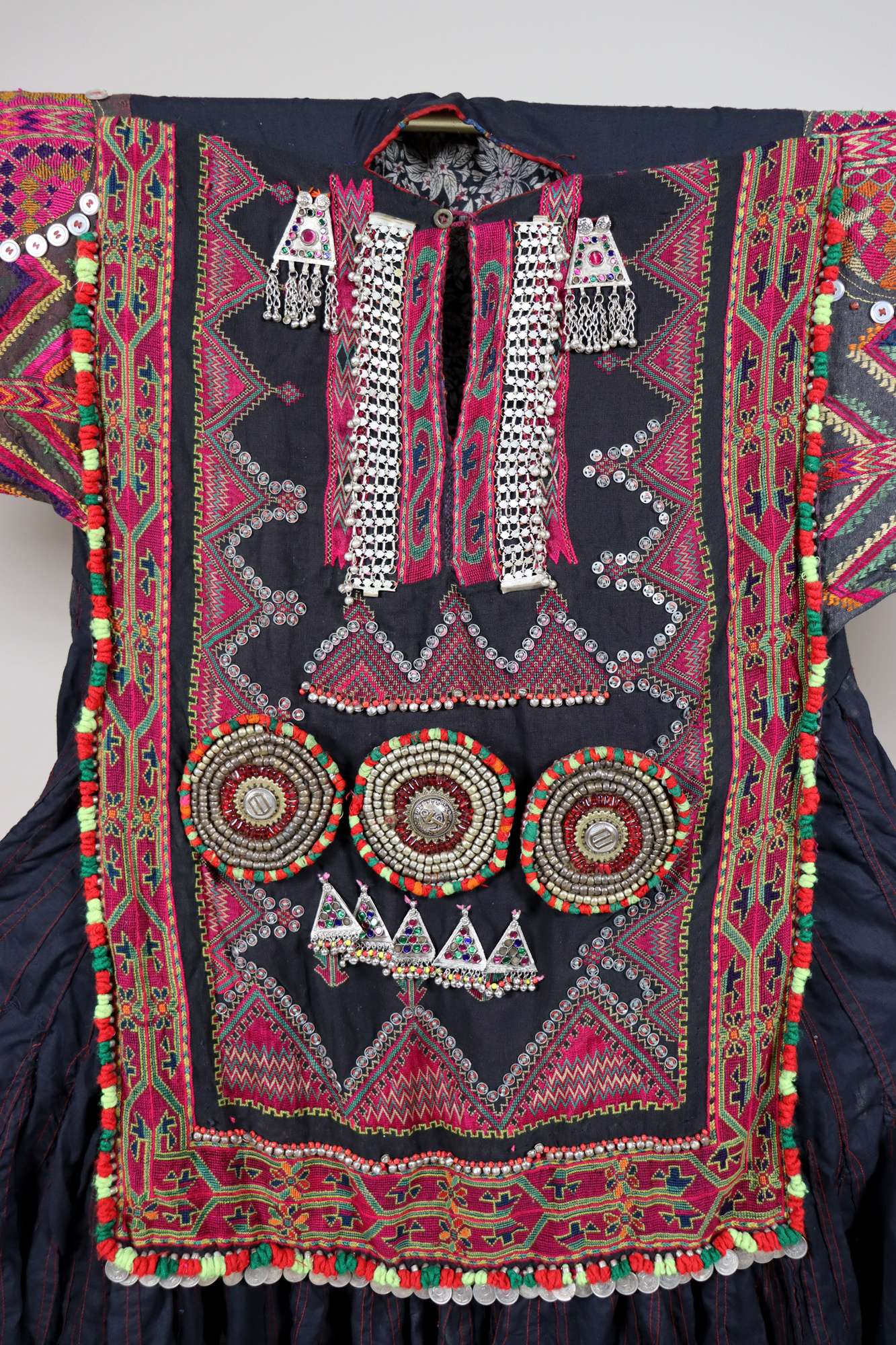 antique original Pakistan Afghanistan nuristan kohistan swat Woman embroidered Dress jumlo No:WL24/A