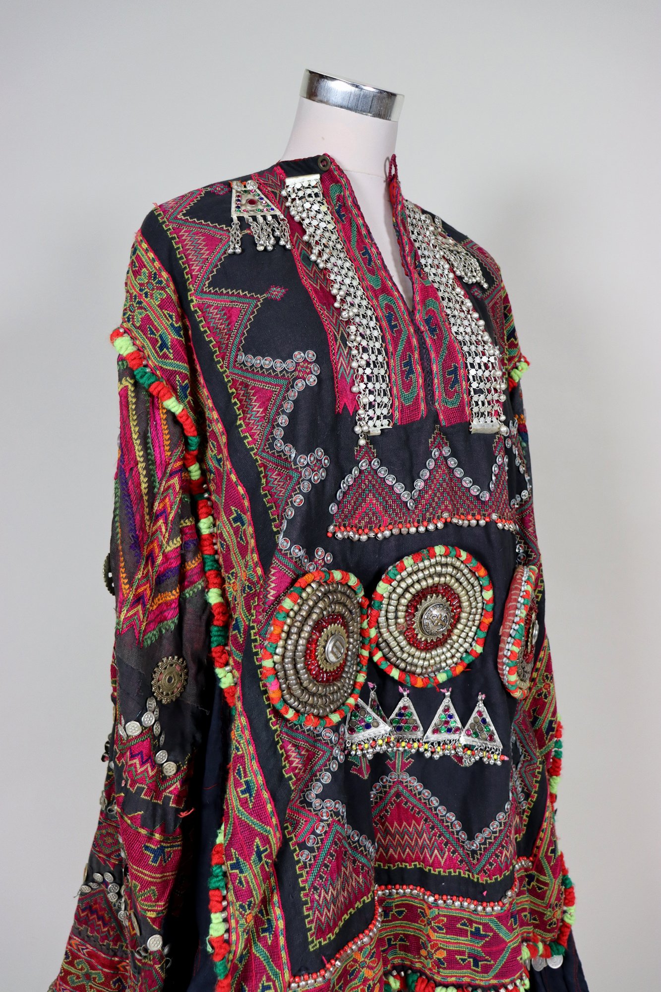 antique original Pakistan Afghanistan nuristan kohistan swat Woman embroidered Dress jumlo No:WL24/A