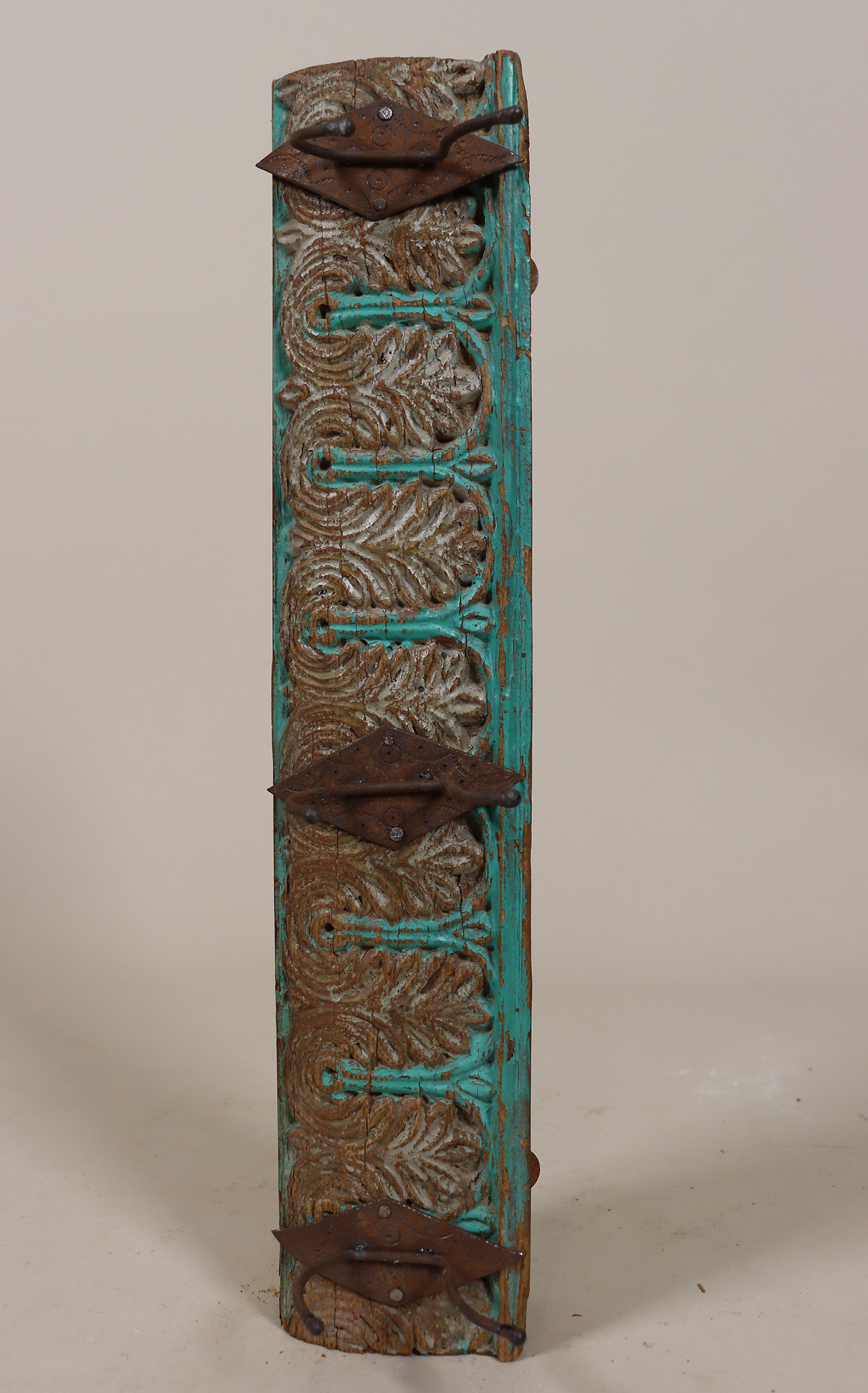 50 cm Antik Hakenleiste mit 3 Hacken  aus Nuristan Afghanistan Nr:6