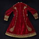 Samt- und goldbesticktes Kleid von Hazara red