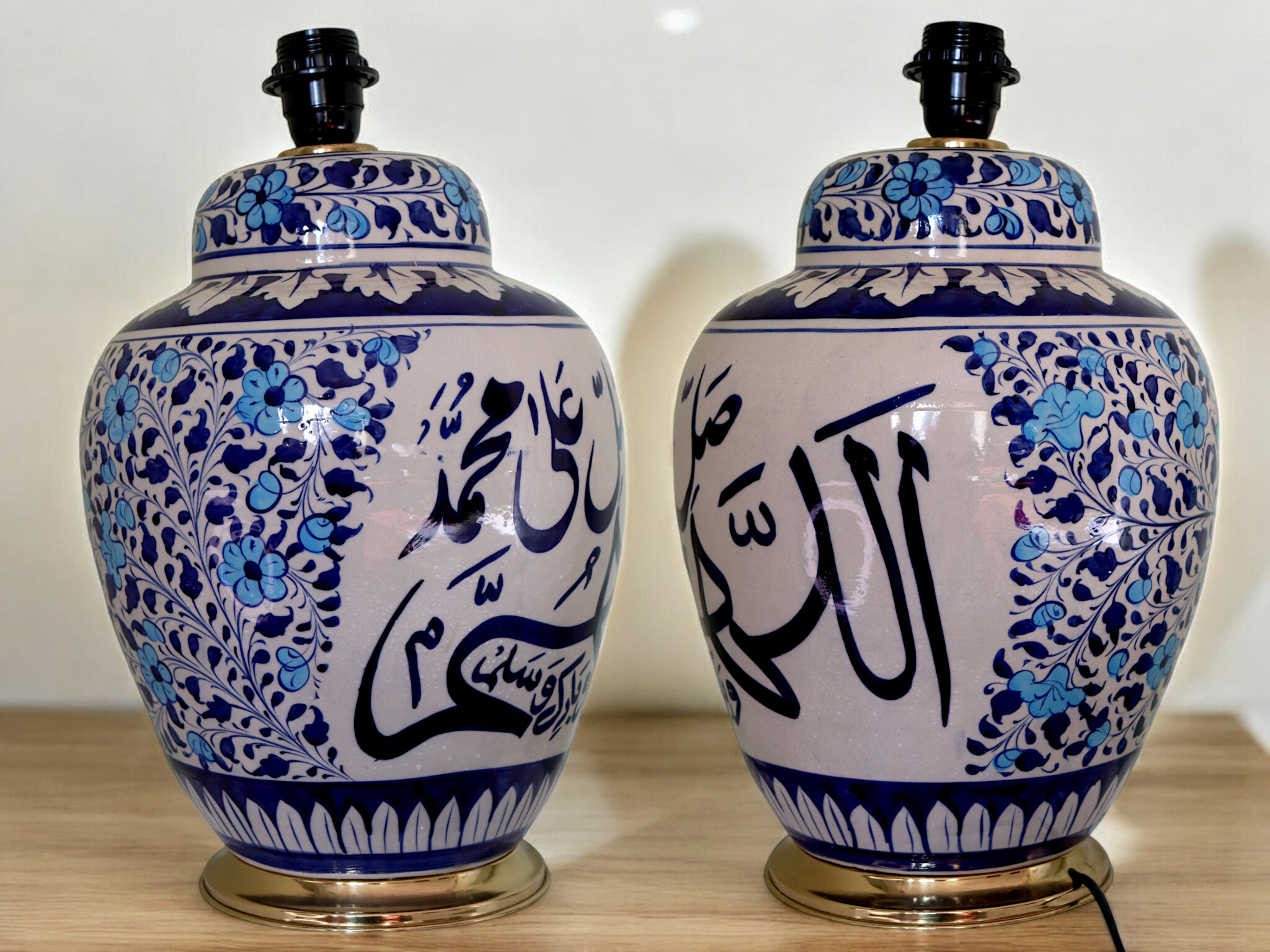 islamische handbemalte Keramik Lampenfuß aus Multan Iznik Lampe اللهم صلي علي محمد وبارك وسلم Nr: 25A