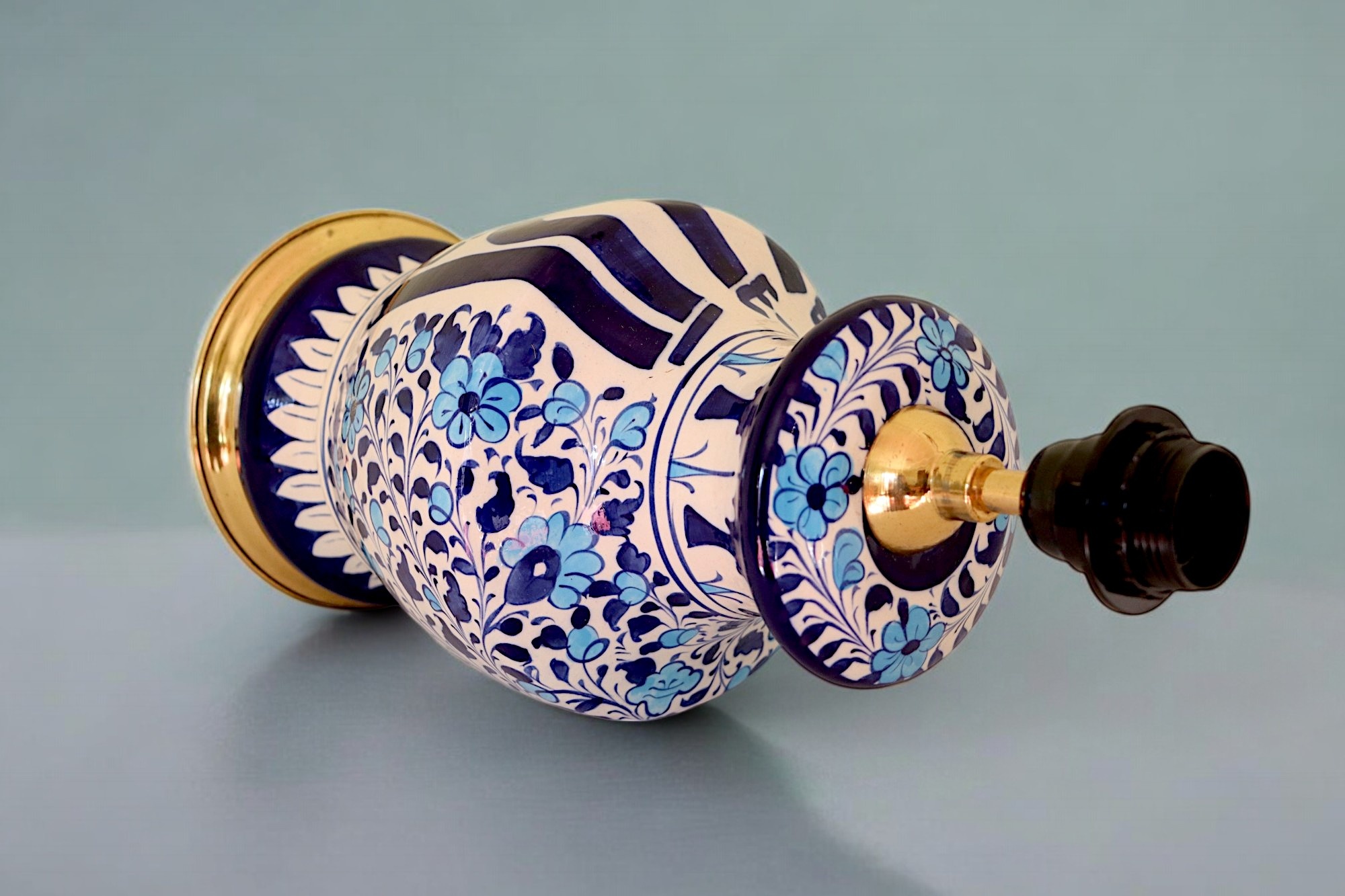 super large Multan ware Ceramic lamp base with islamic calligraphy blue and turquoise Iznik decoration  الله نور السماوات والارض No:25H