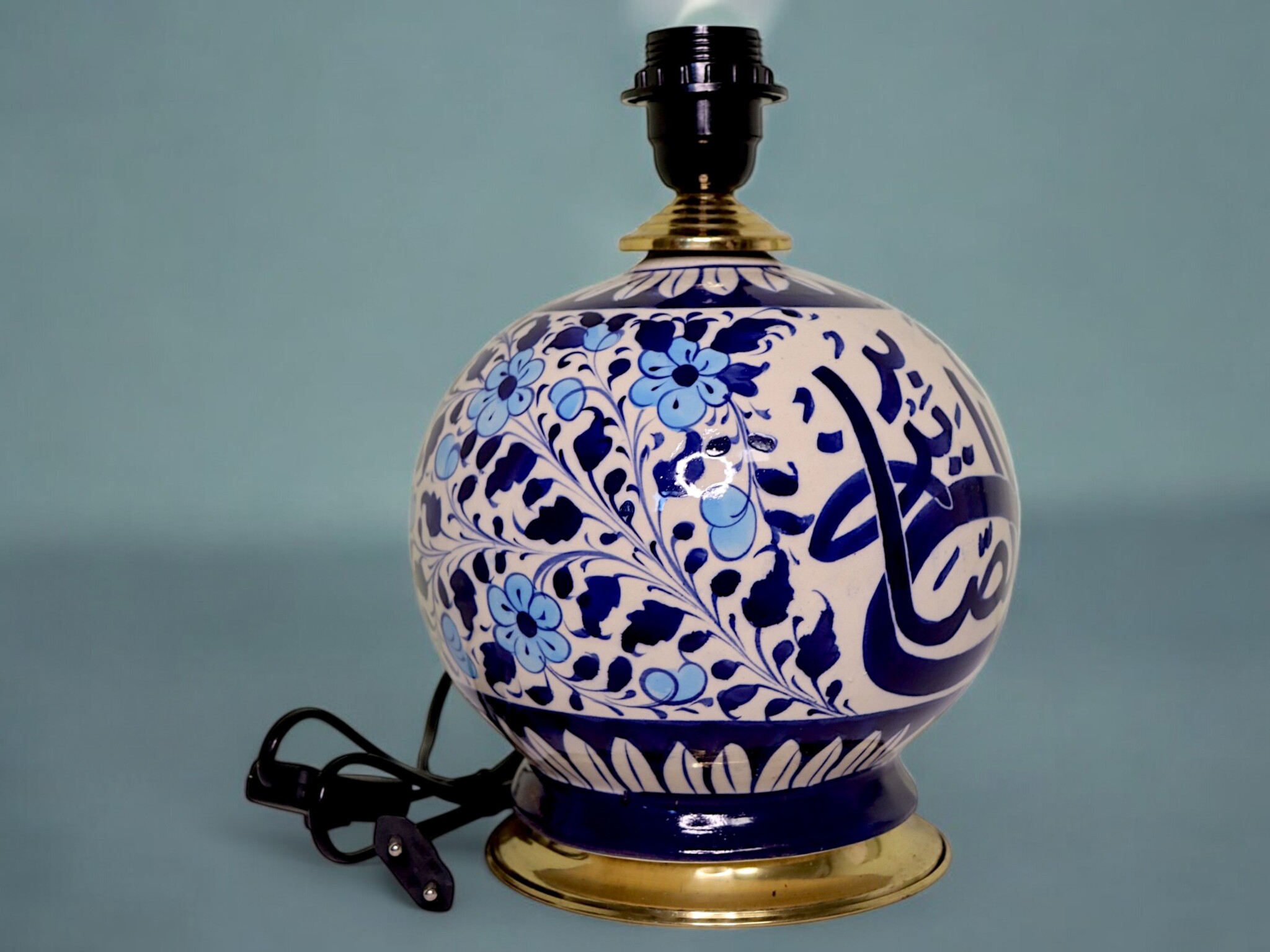 islamische handbemalte Keramik Lampenfuß aus Multan Iznik Lampe إن الله مع الصابرين Nr:25M
