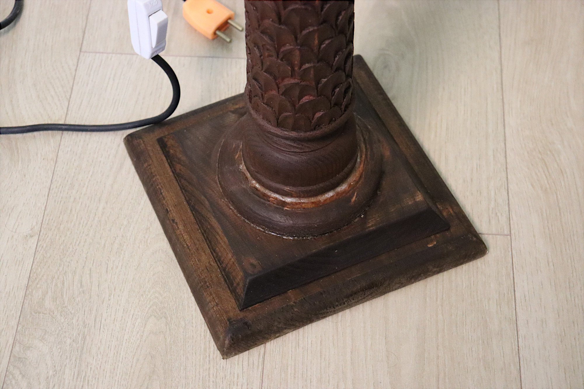 190 cm hoch vintage Massivholz und handgeschnitzte orientalische Lampe Stehlampe Stehleuchte Flurlampe aus Afghanistan Nuristan nr:25