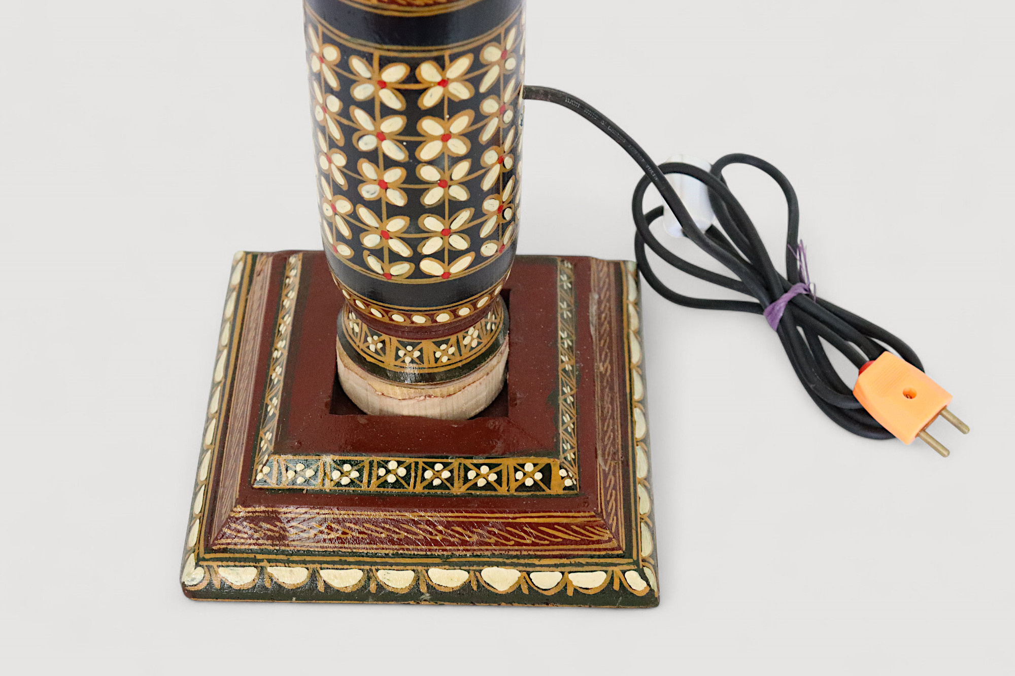 120 cm heigh vintage handmade solid wood and hand-carved oriental lamp Afghanistan Standard lamp Tall lamp Classic floor lamp No:MGL25M