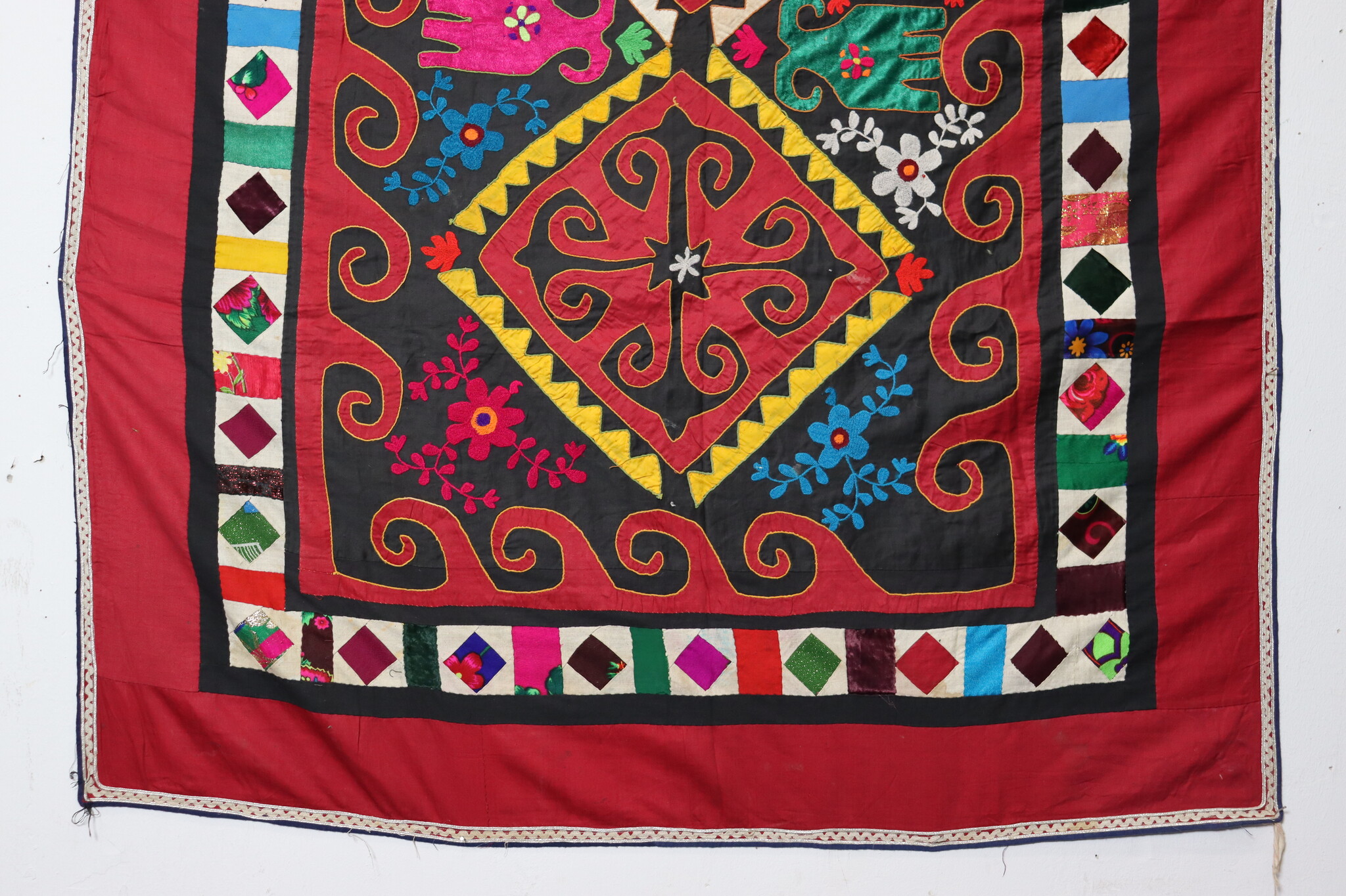 198x115 cm Antique Uzbek tribal silk Hand Sewn Embroidered Lakai Patchwork No: eb25/1
