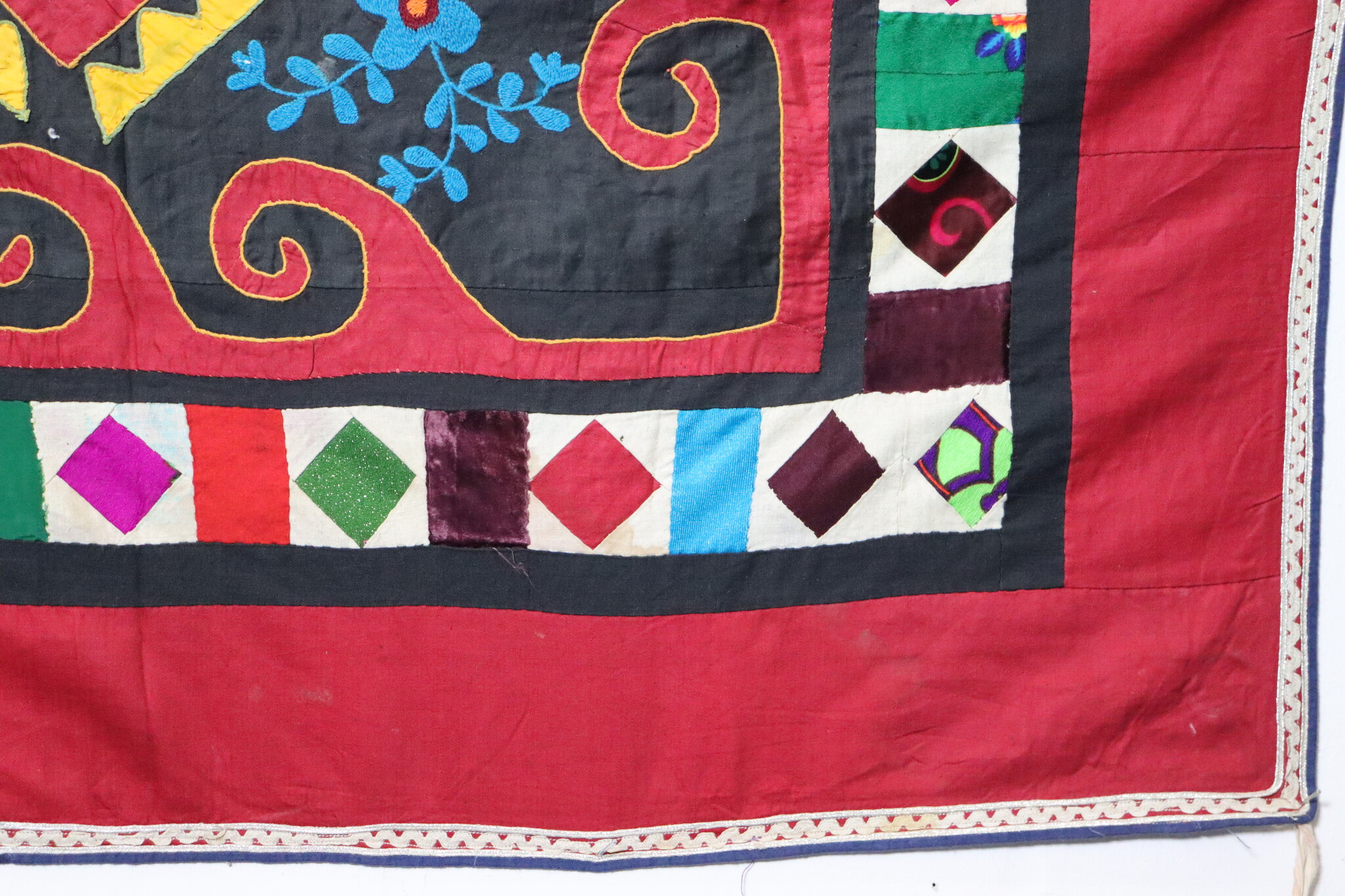 198x115 cm Antique Uzbek tribal silk Hand Sewn Embroidered Lakai Patchwork No: eb25/1