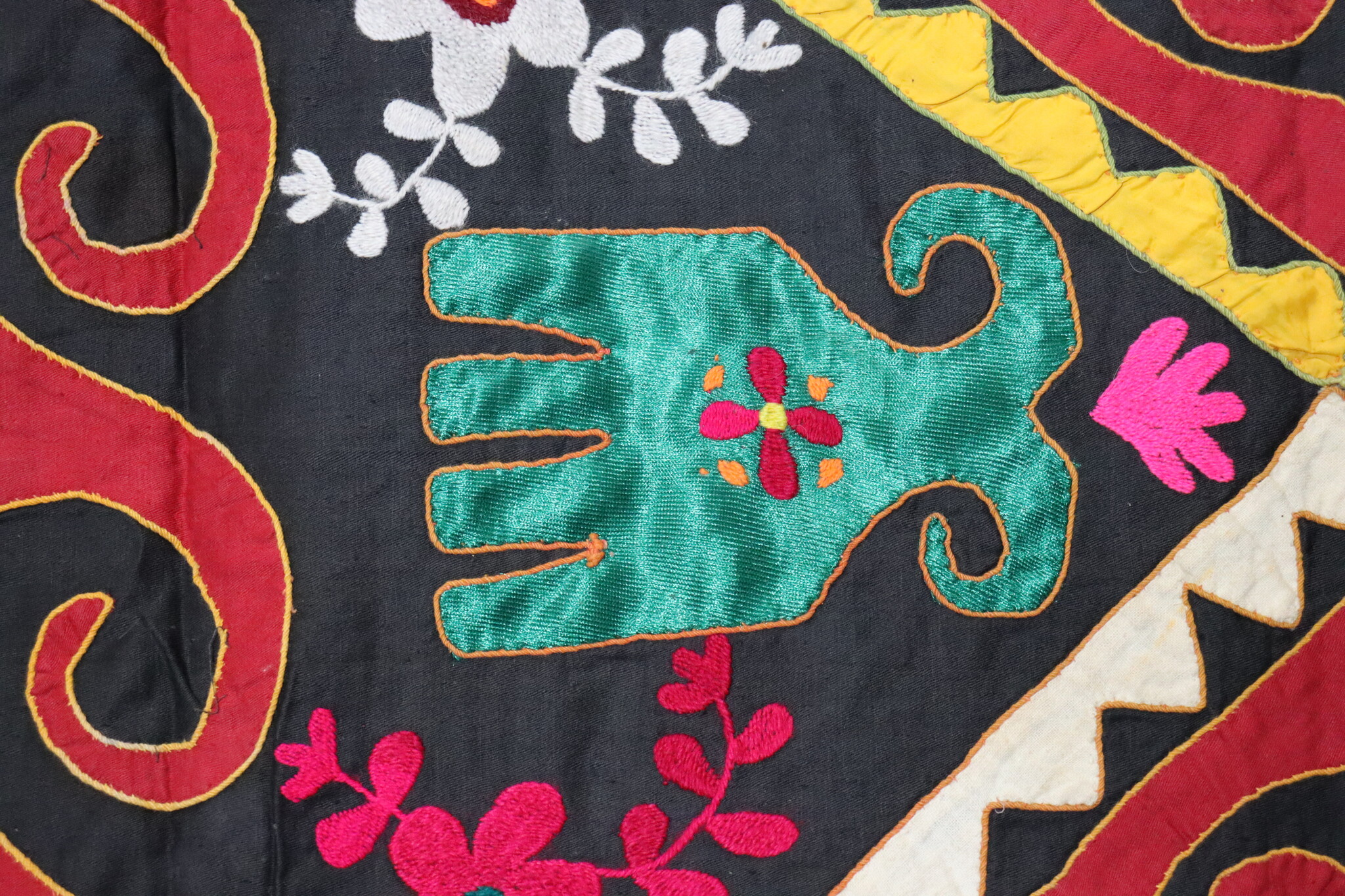 198x115 cm Antique Uzbek tribal silk Hand Sewn Embroidered Lakai Patchwork No: eb25/1