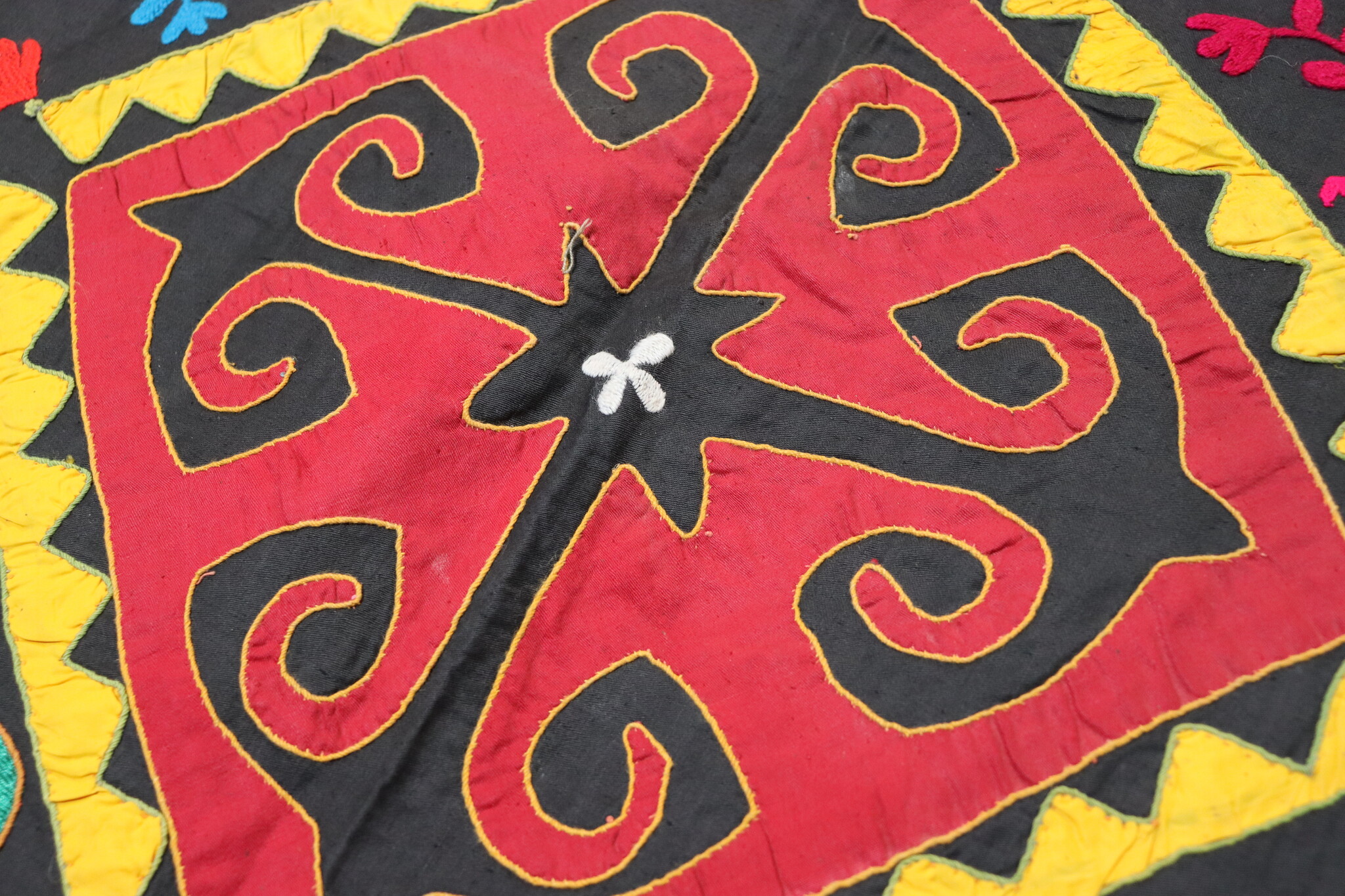 198x115 cm Antik Reich bestickte Lakai Stickerei Patchwork Wandbehang   Nr: eb25/1