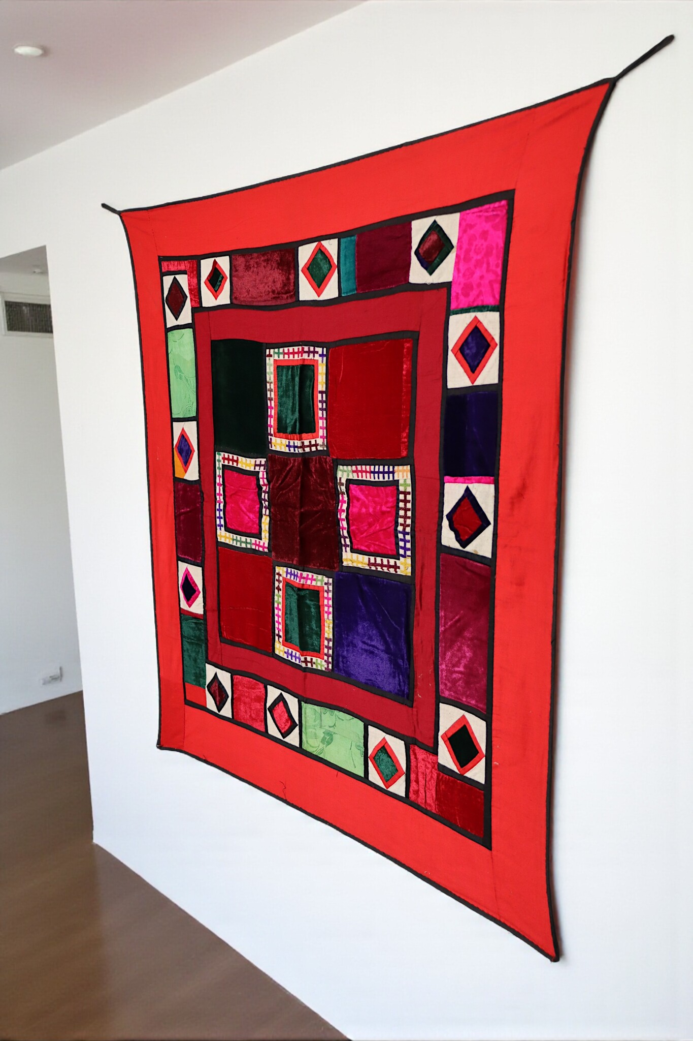 Antik Reich bestickte Lakai Stickerei Patchwork Wandbehang   Nr: US-5