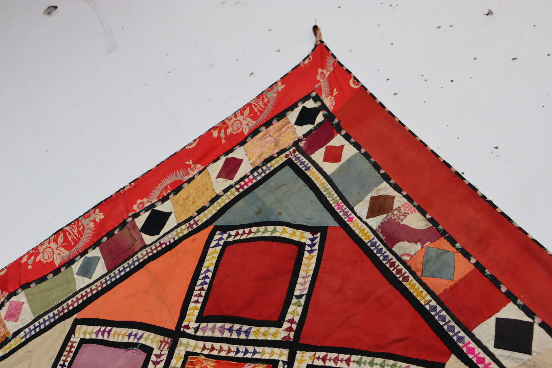 Antik Reich bestickte Lakai Stickerei Patchwork Wandbehang   Nr: US-4