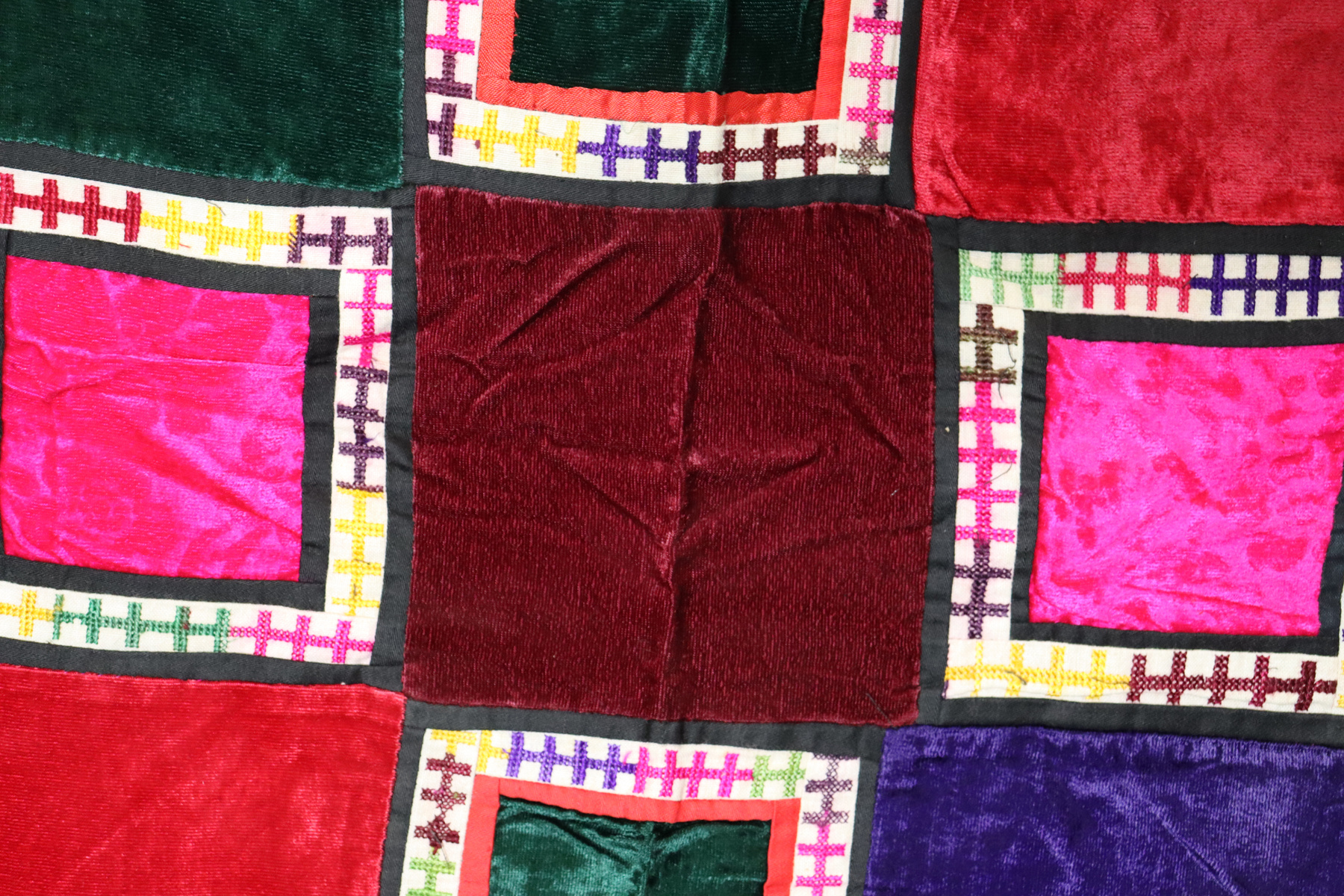 Antik Reich bestickte Lakai Stickerei Patchwork Wandbehang   Nr: US-5