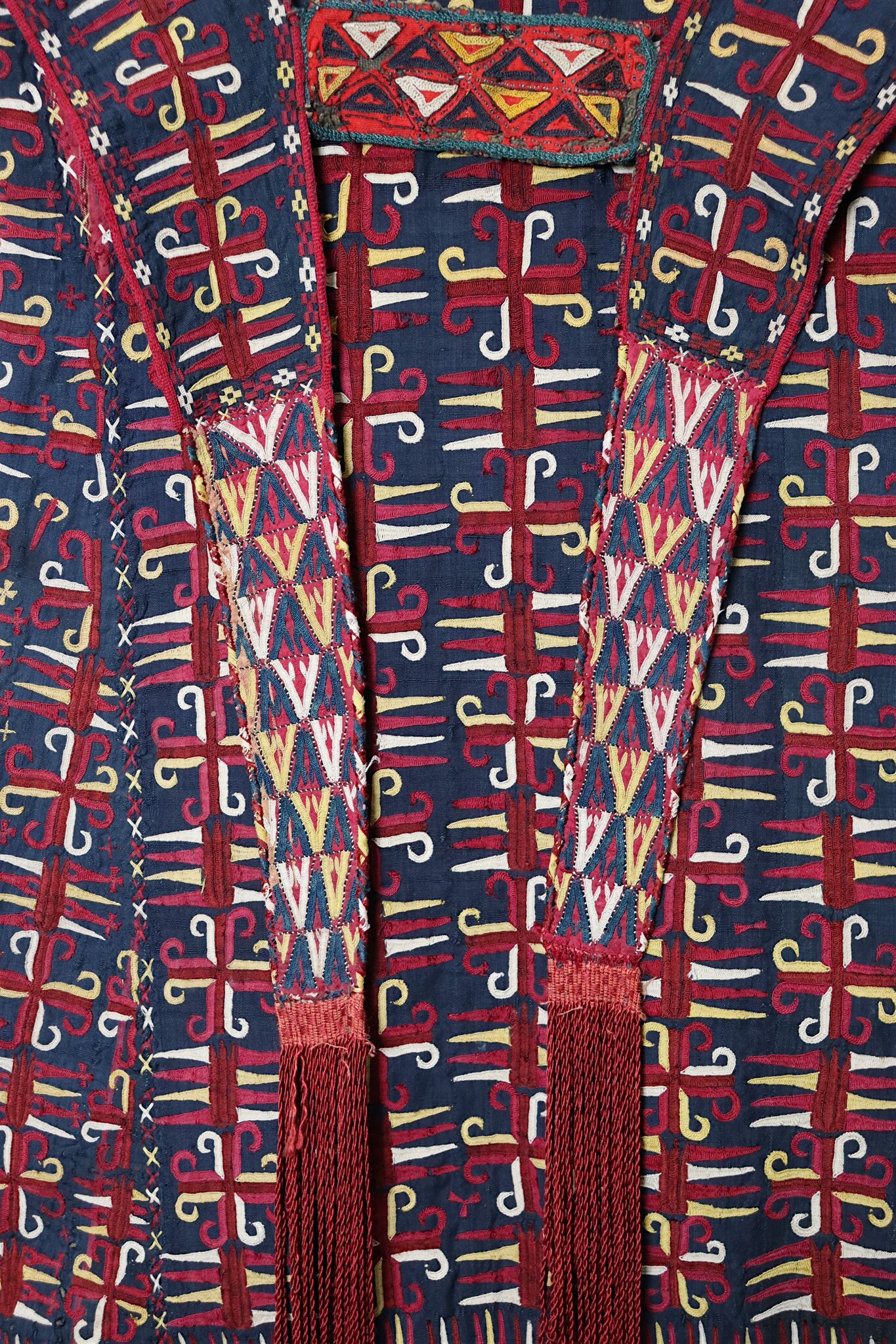 antique embroidered Woman’s Tekke Turkmen Mantle chyrpy robe Coat 19th Century black 9052/23