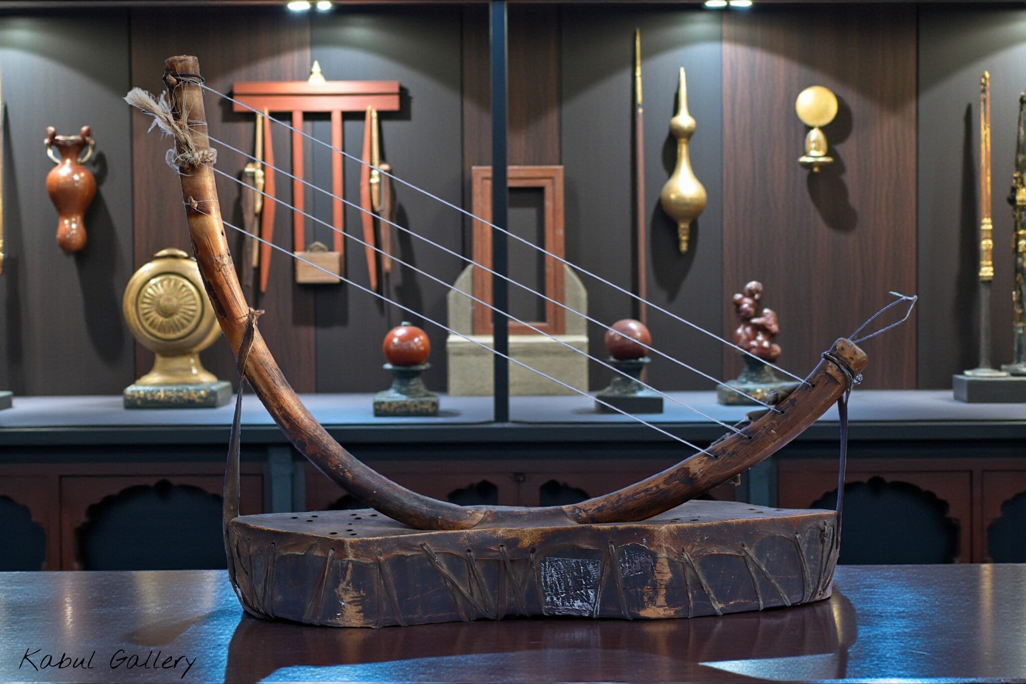 antique orient exotic musical instrument  afghanistan Nuristan kohistan harp waj wuj musik. 26A