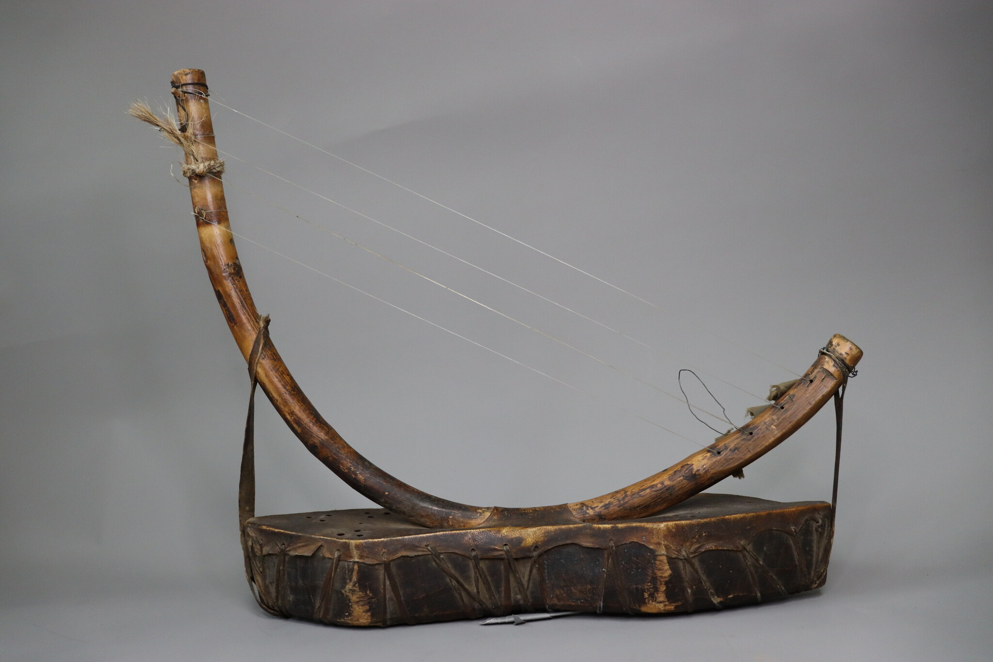 antique orient exotic musical instrument  afghanistan Nuristan kohistan harp waj wuj musik. 26A