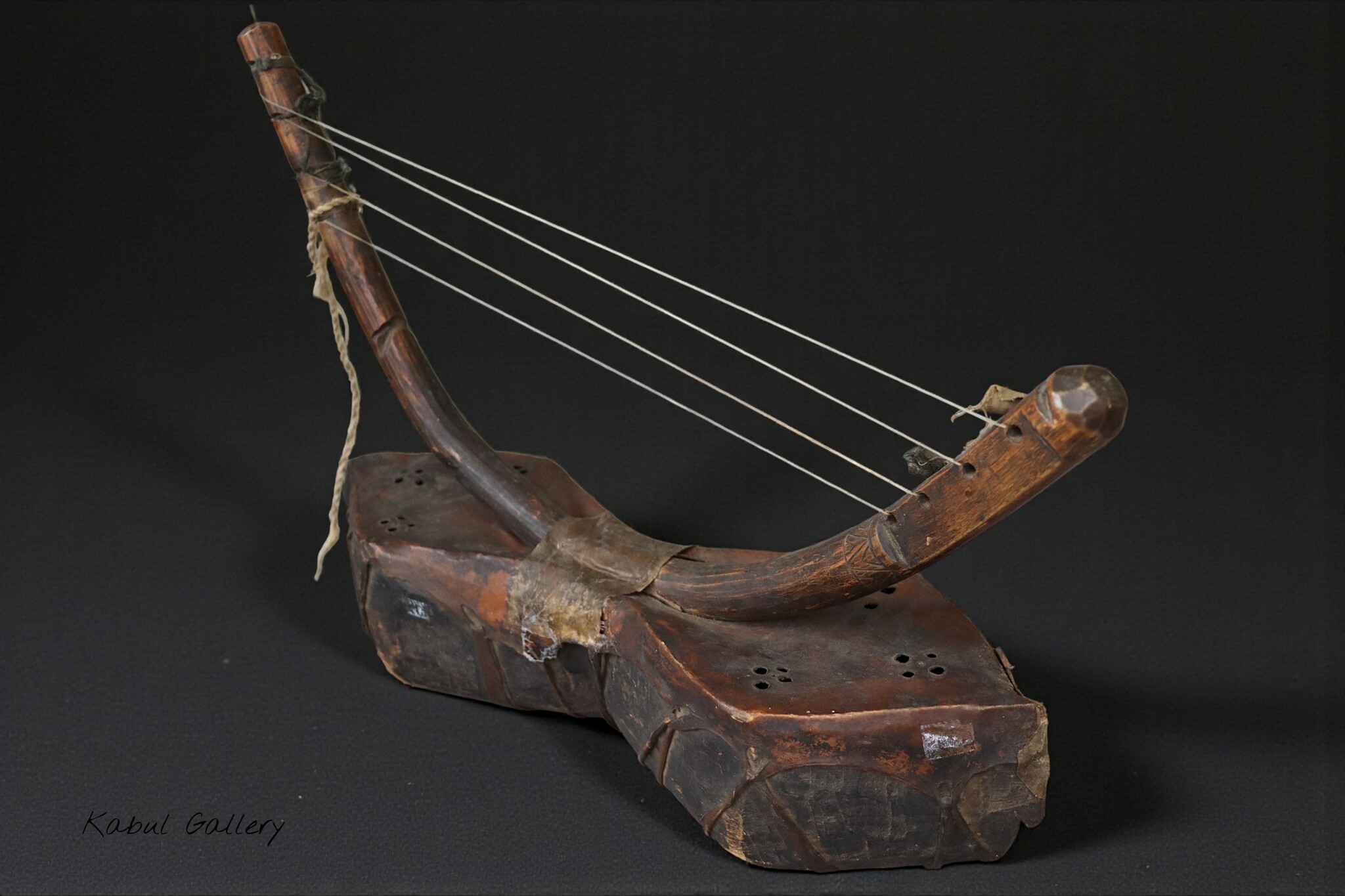 antique orient exotic musical instrument  afghanistan Nuristan kohistan harp waj wuj musik. 26B