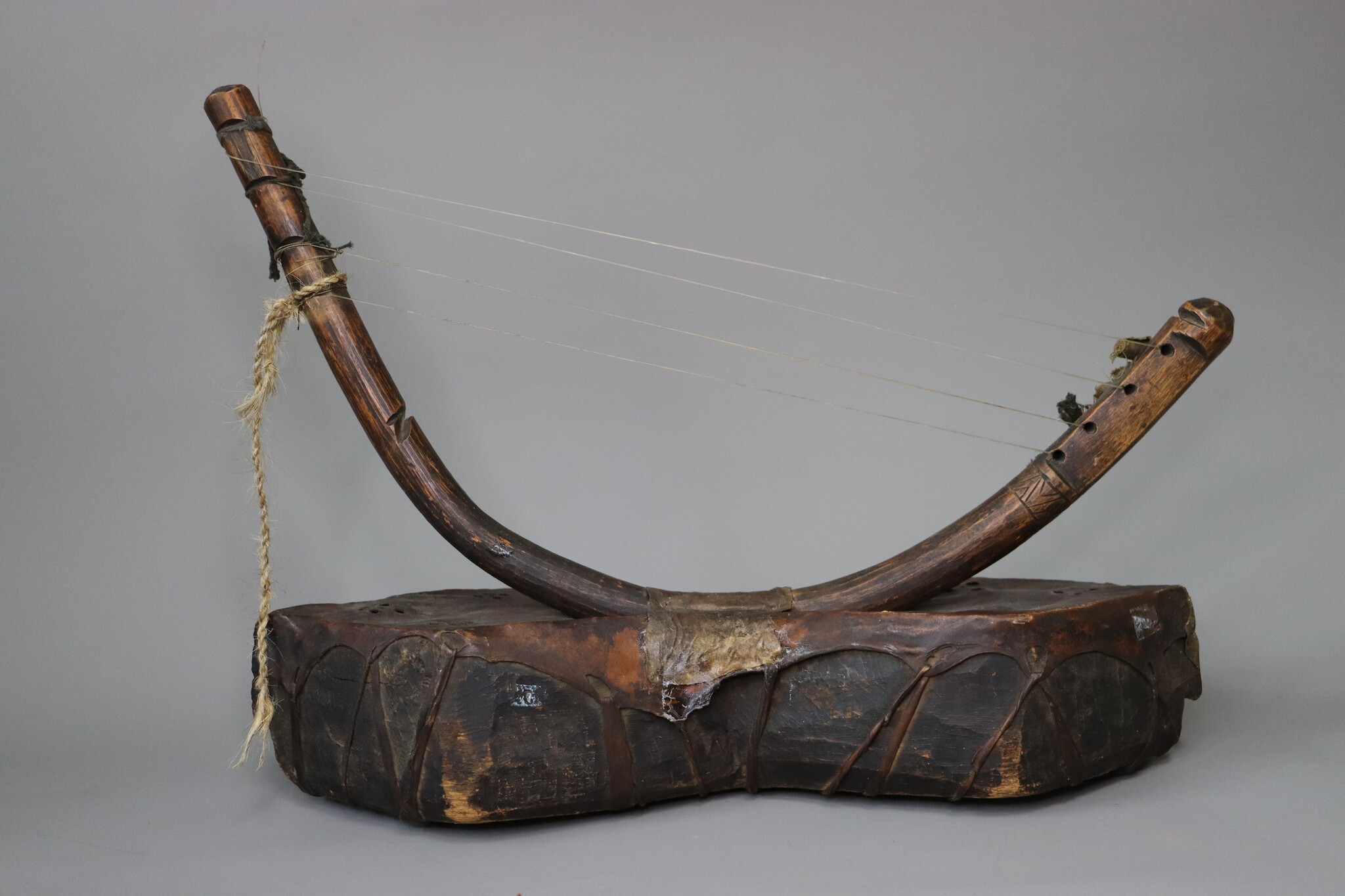 antique orient exotic musical instrument  afghanistan Nuristan kohistan harp waj wuj musik. 26B