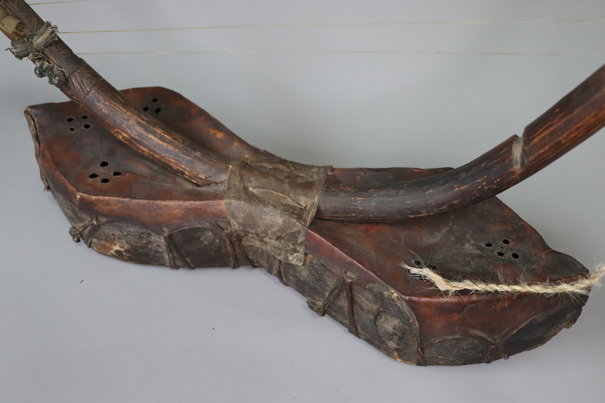 antique orient exotic musical instrument  afghanistan Nuristan kohistan harp waj wuj musik. 26B