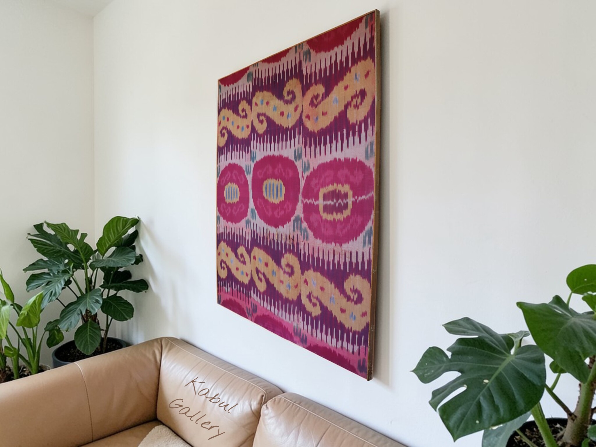 155x123 cm Antike  usbekische Seide Ikat  Wandbehang  auf Holz gespannt