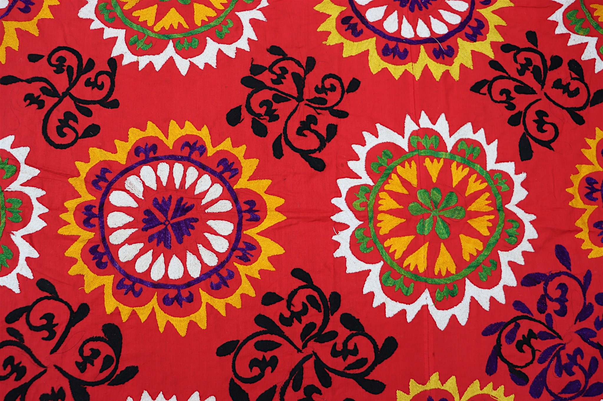 200x155 cm hand bestickte  Suzani Stickerei aus Uzbekistan  Nr:UZ26/ 1