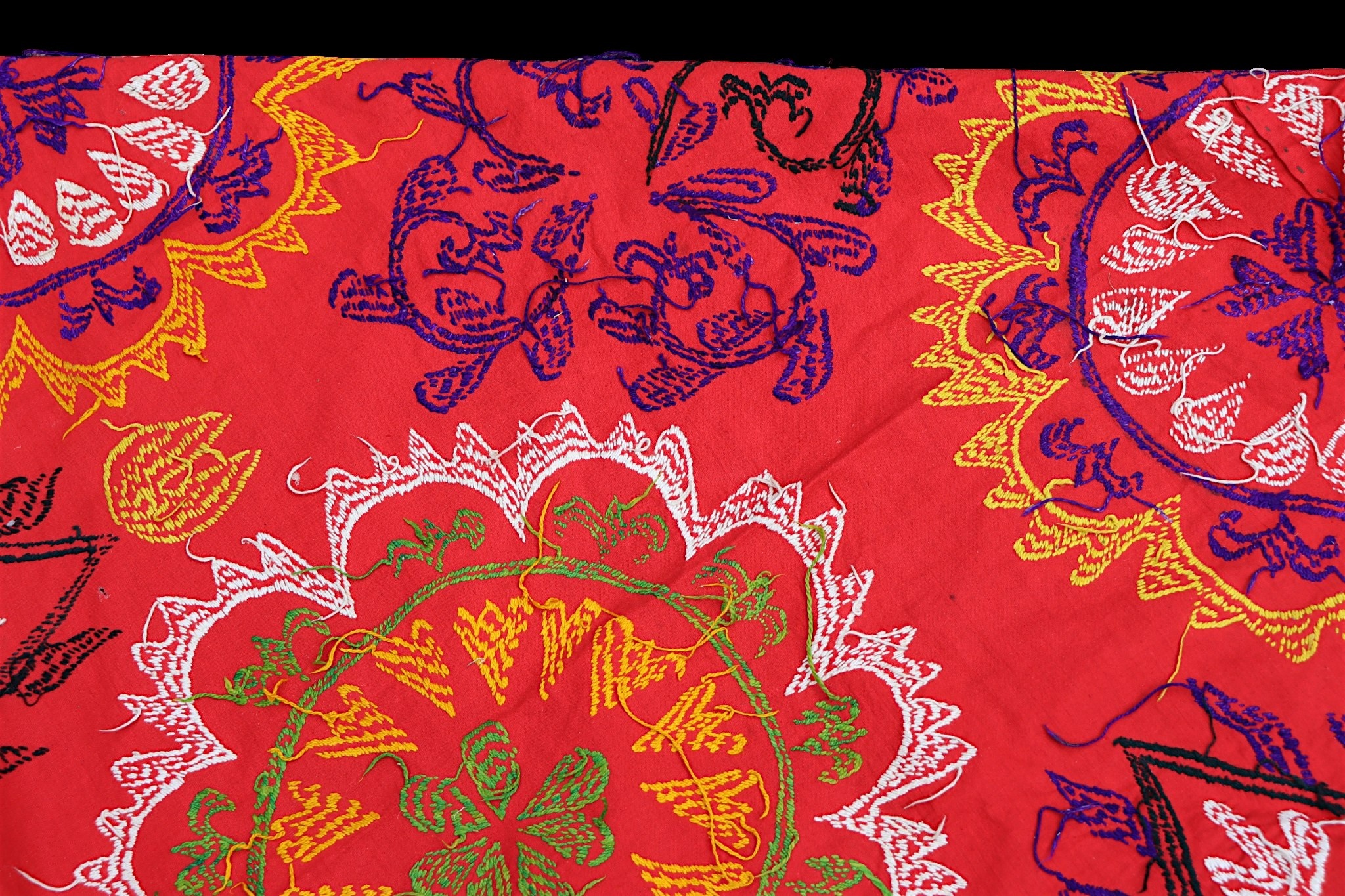 200x155 cm hand bestickte  Suzani Stickerei aus Uzbekistan  Nr:UZ26/ 1