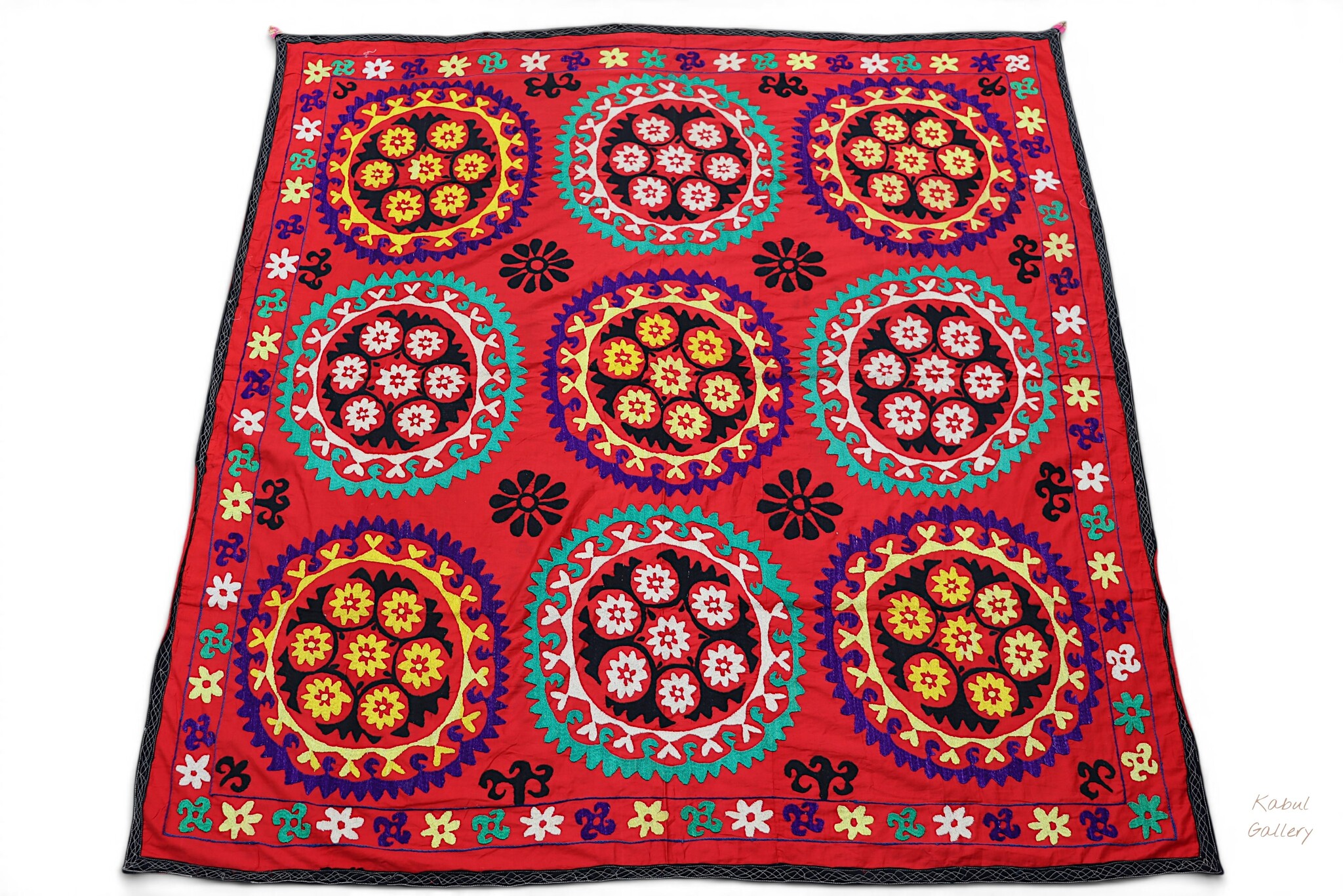 185x178 cm hand bestickte  Suzani Stickerei aus Uzbekistan  Nr:UZ26/ 2