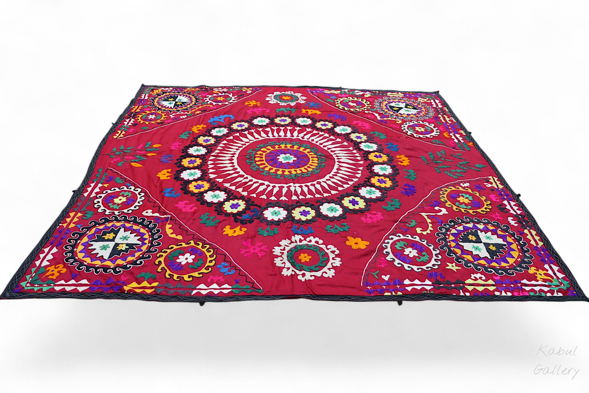 192x192 cm Hand Embroidered suzani from Uzbekistan.Tablecloth, Wall hanging, Bedspread,Bedcover No. UZ26/ 3