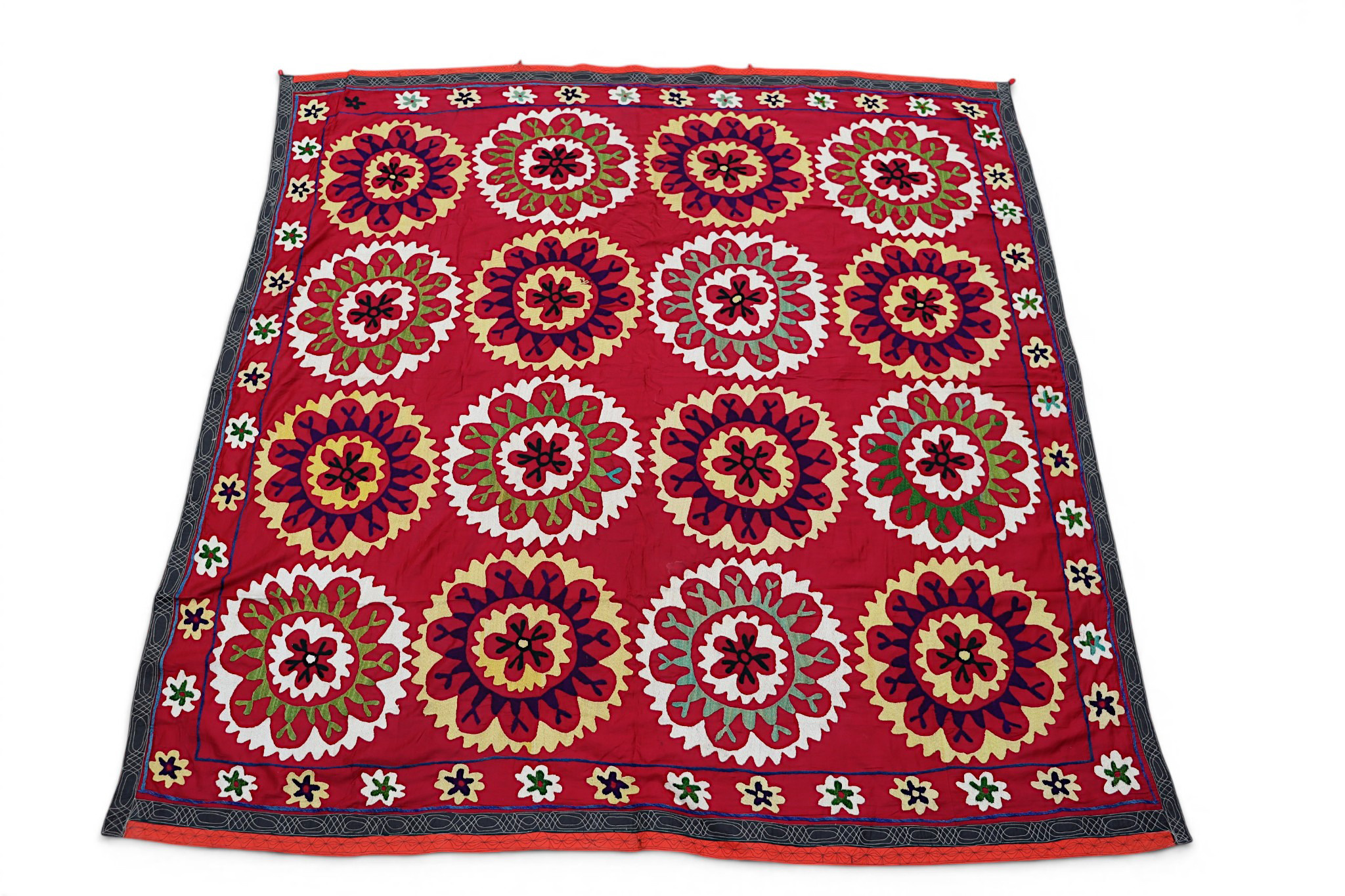 200x195 cm hand bestickte  Suzani Stickerei aus Uzbekistan  Nr:UZ26/7