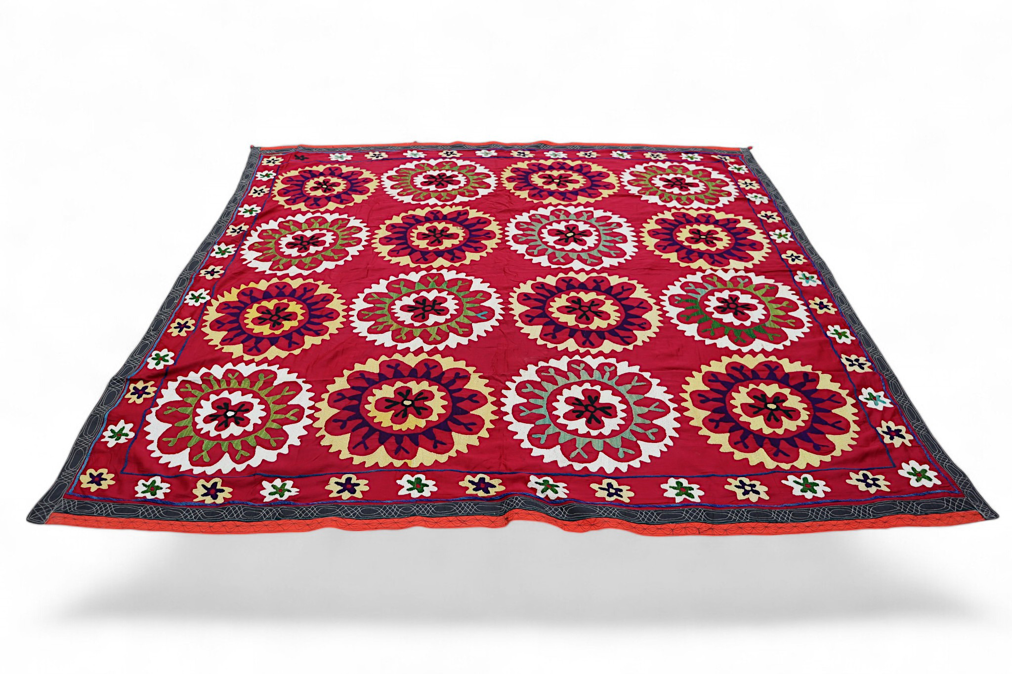 200x195  cm Hand Embroidered suzani from Uzbekistan.Tablecloth, Wall hanging, Bedspread,Bedcover No. UZ26/7