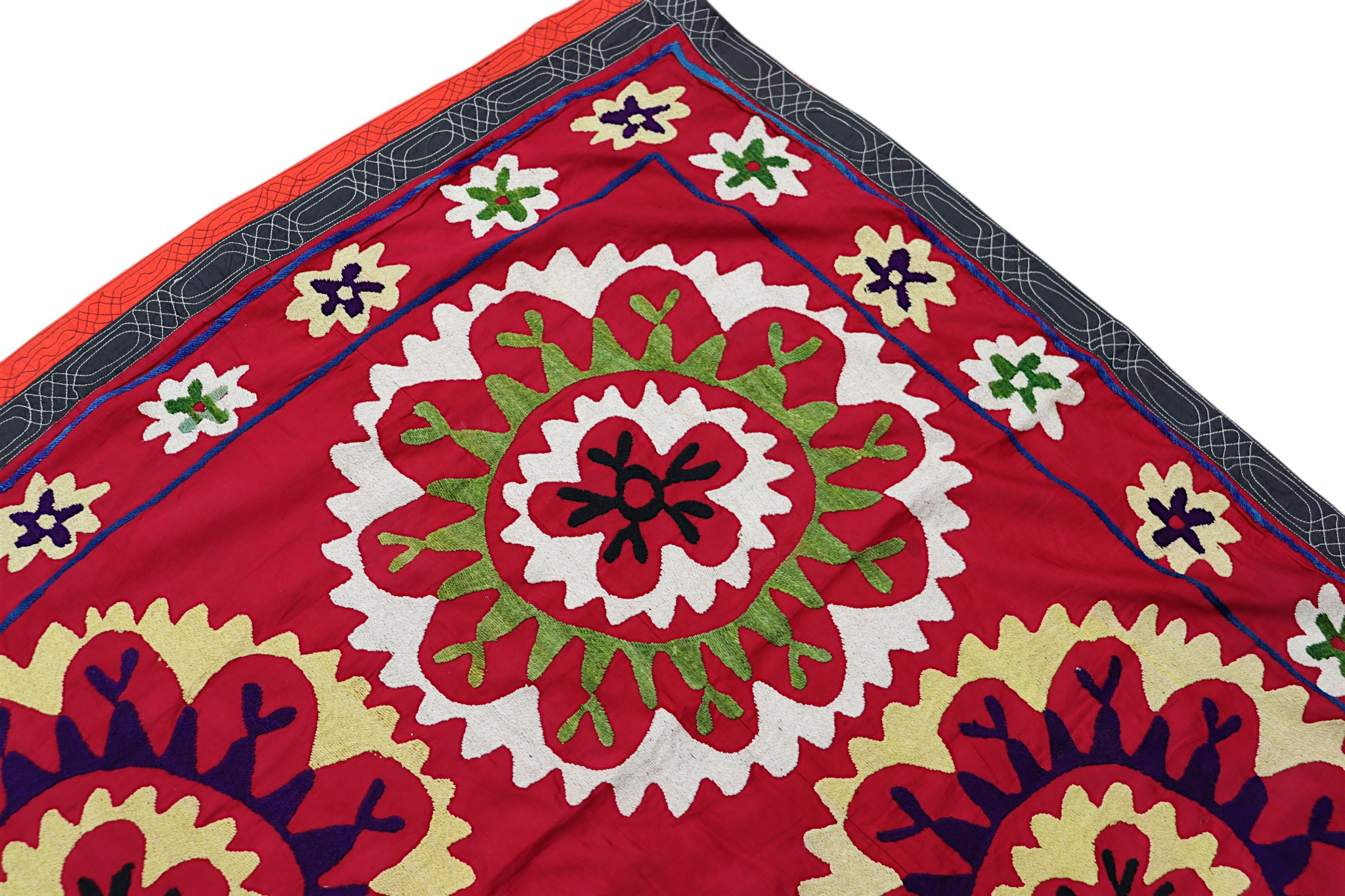 200x195  cm Hand Embroidered suzani from Uzbekistan.Tablecloth, Wall hanging, Bedspread,Bedcover No. UZ26/7