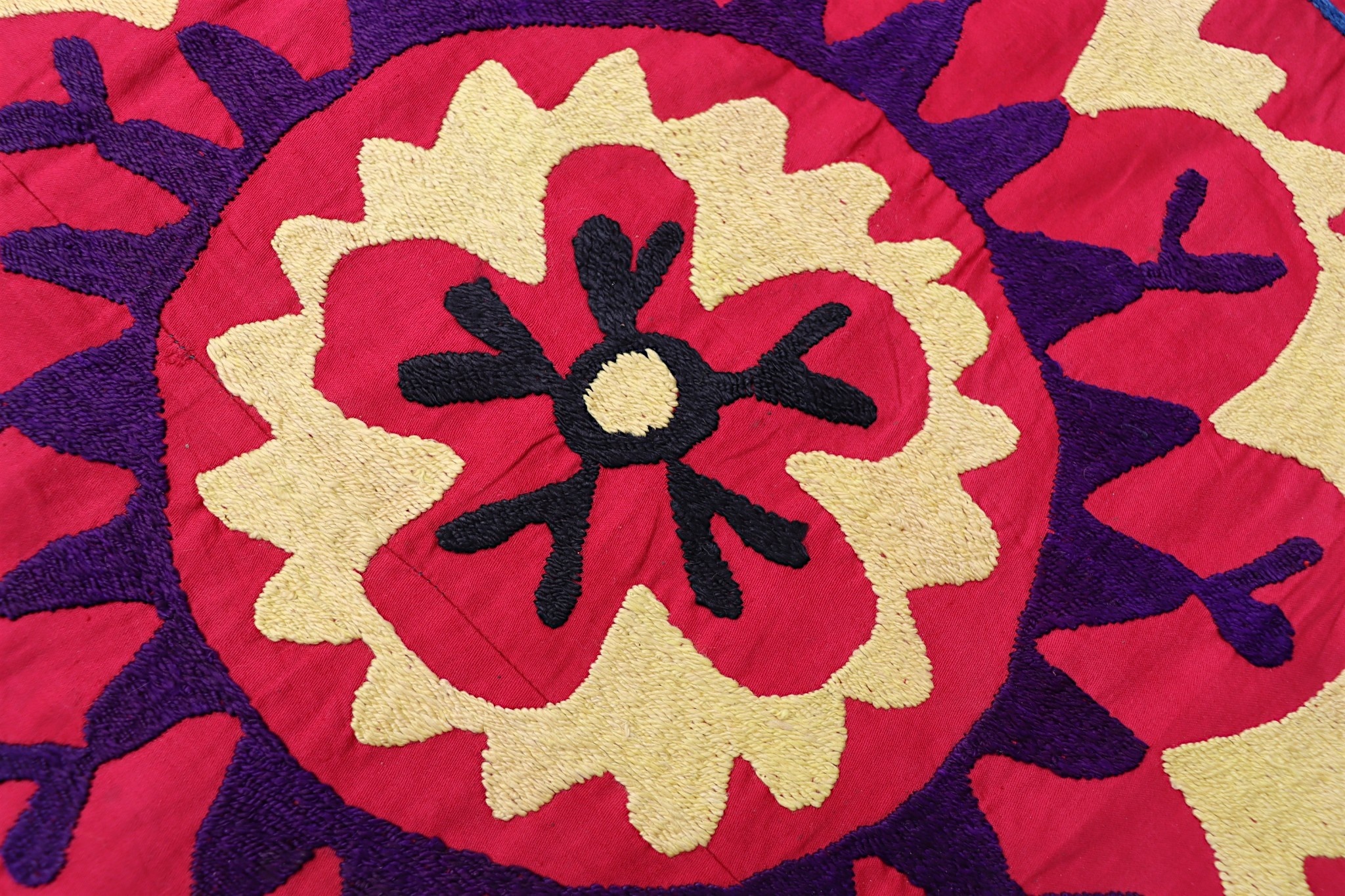 200x195 cm hand bestickte  Suzani Stickerei aus Uzbekistan  Nr:UZ26/7