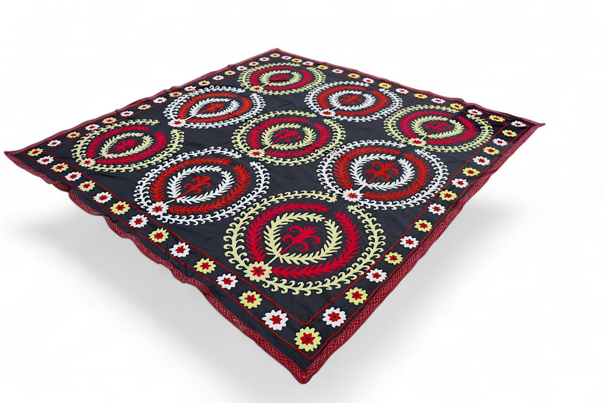 200x190 cm hand bestickte  Suzani Stickerei aus Uzbekistan  Nr:UZ26/ 8