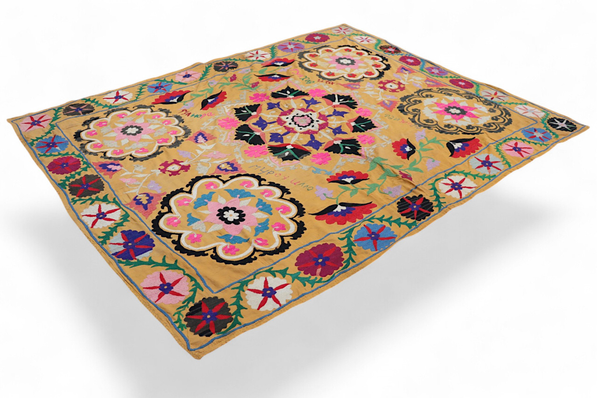 190x147  cm Hand Embroidered suzani from Uzbekistan.Tablecloth, Wall hanging, Bedspread,Bedcover No. UZ26/ 9