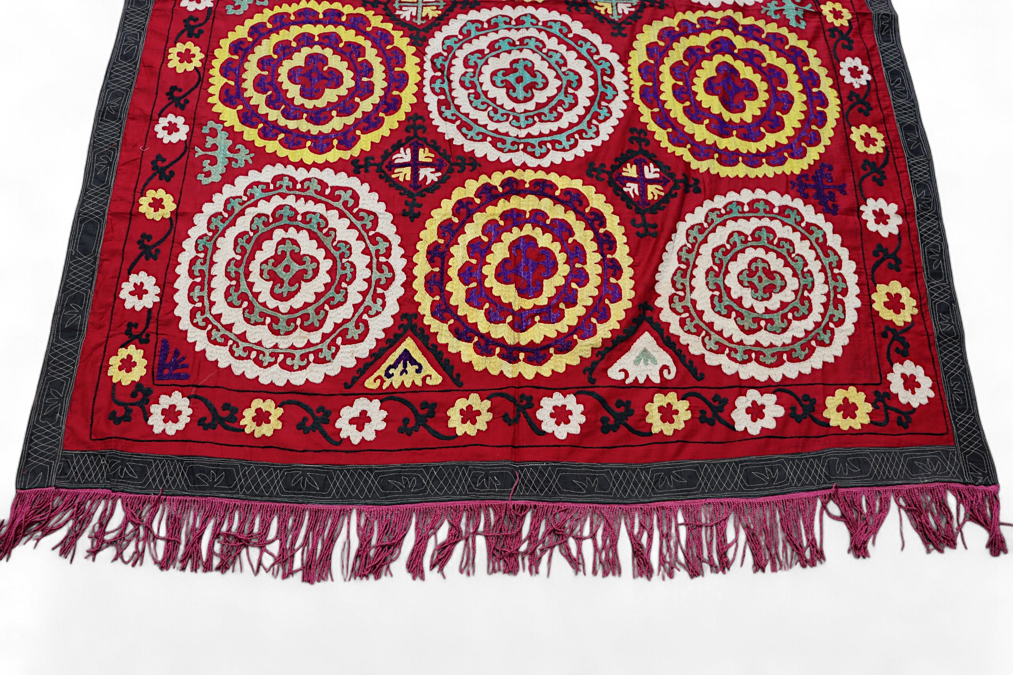 200x155  cm Hand Embroidered suzani from Uzbekistan.Tablecloth, Wall hanging, Bedspread,Bedcover No. UZ26/ 10