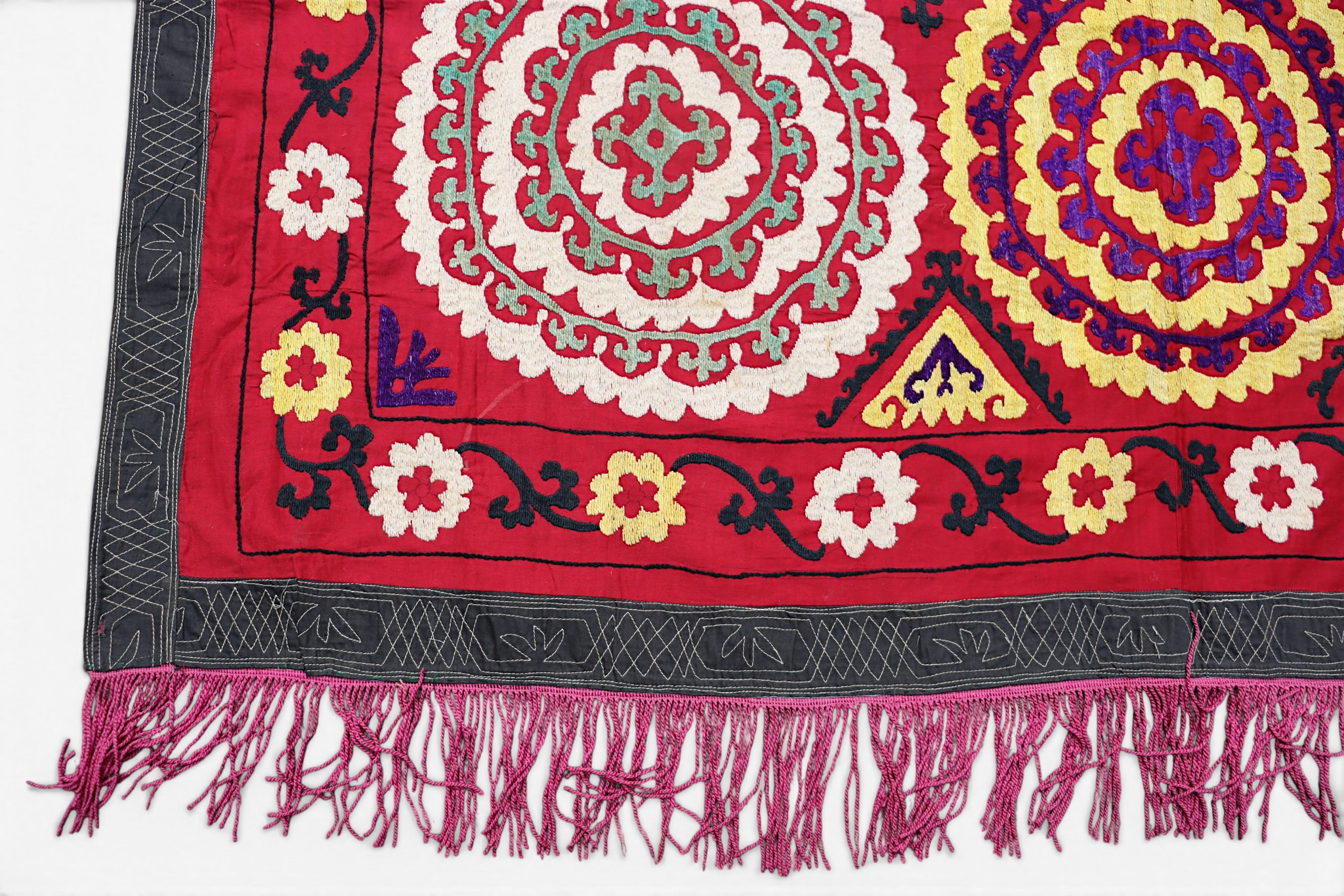 200x155  cm Hand Embroidered suzani from Uzbekistan.Tablecloth, Wall hanging, Bedspread,Bedcover No. UZ26/ 10