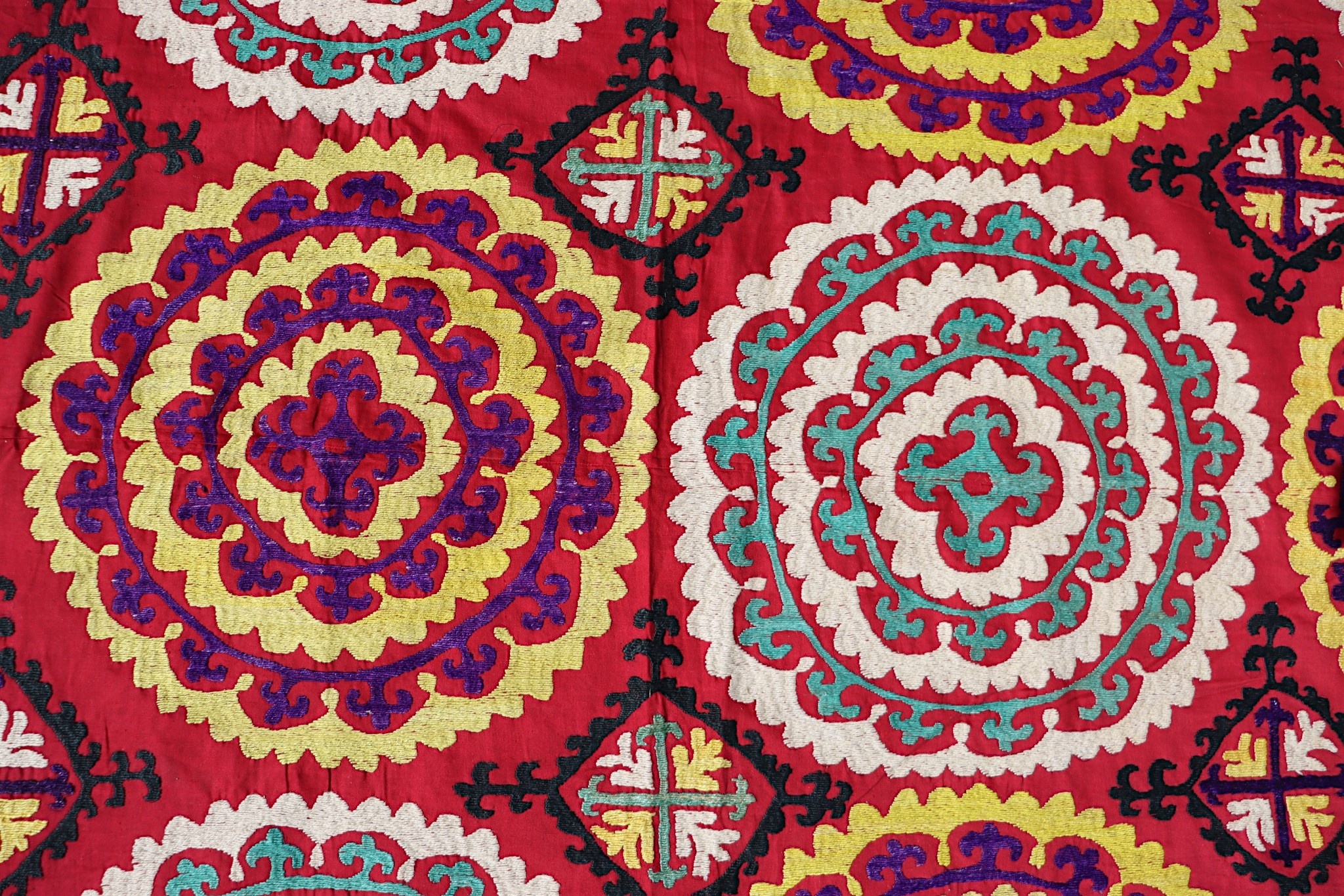 200x155  cm Hand Embroidered suzani from Uzbekistan.Tablecloth, Wall hanging, Bedspread,Bedcover No. UZ26/ 10