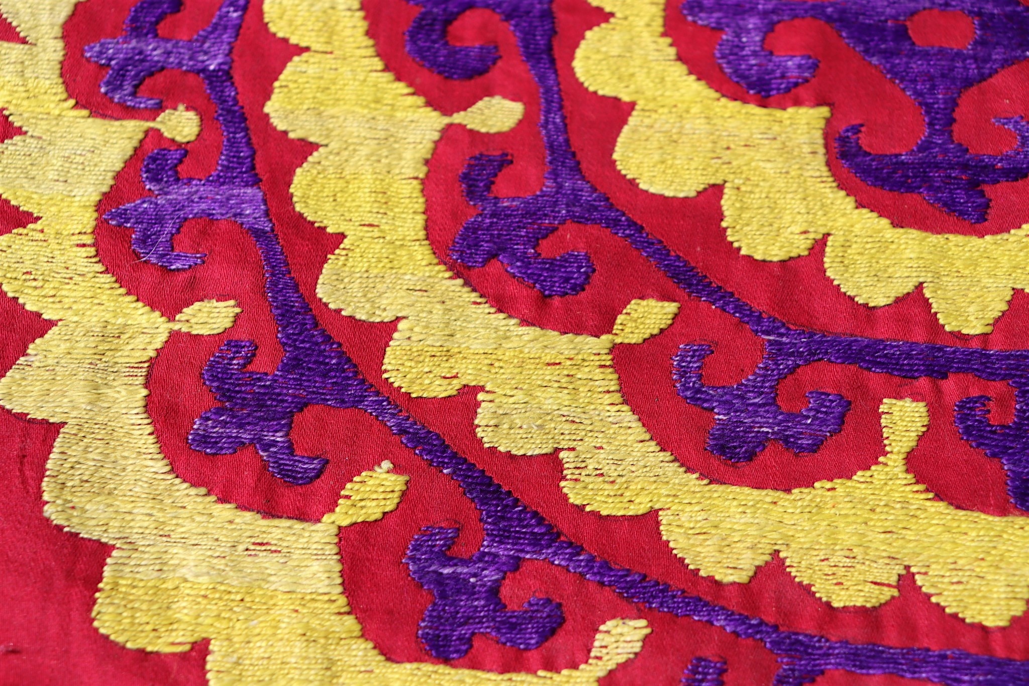 200x155  cm Hand Embroidered suzani from Uzbekistan.Tablecloth, Wall hanging, Bedspread,Bedcover No. UZ26/ 10