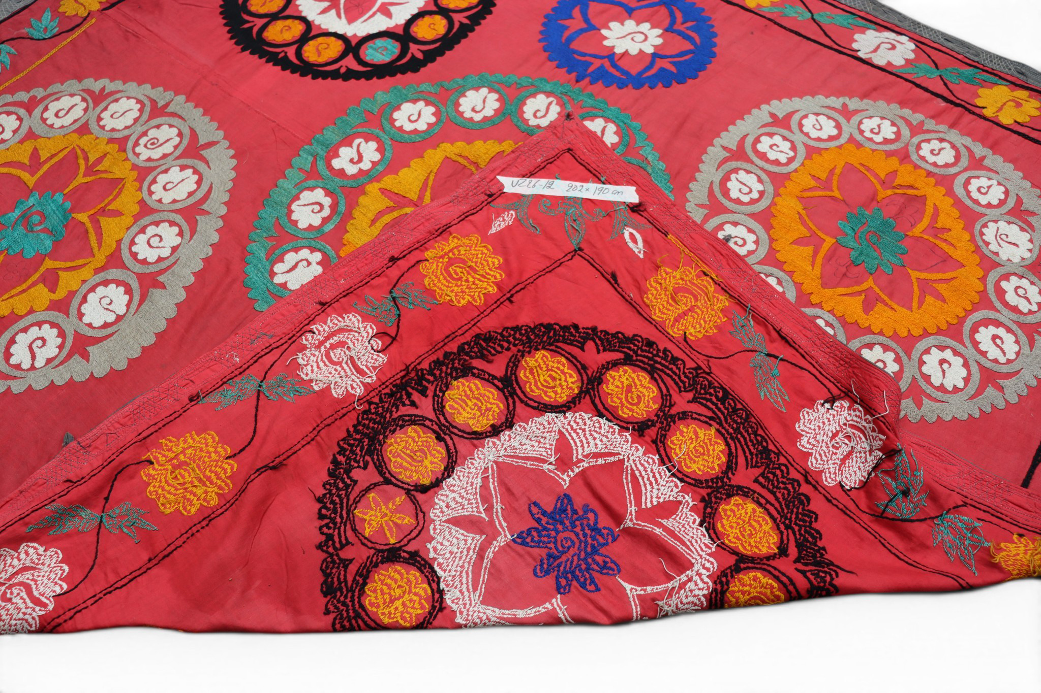 202x190  cm hand bestickte  Suzani Stickerei aus Uzbekistan  Nr:UZ26/ - 12