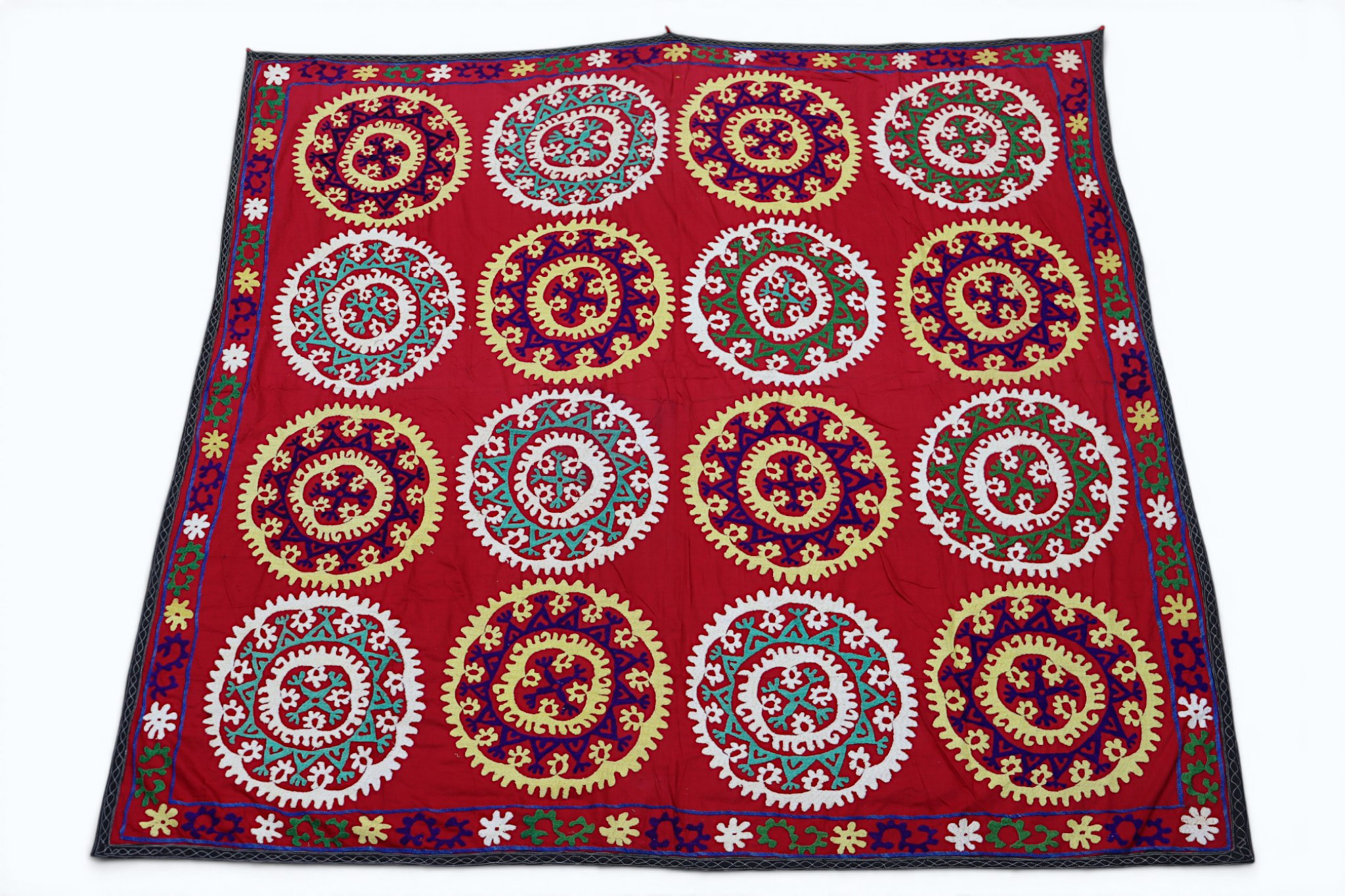 185x180  cm Hand Embroidered suzani from Uzbekistan.Tablecloth, Wall hanging, Bedspread,Bedcover No. UZ26/ 14