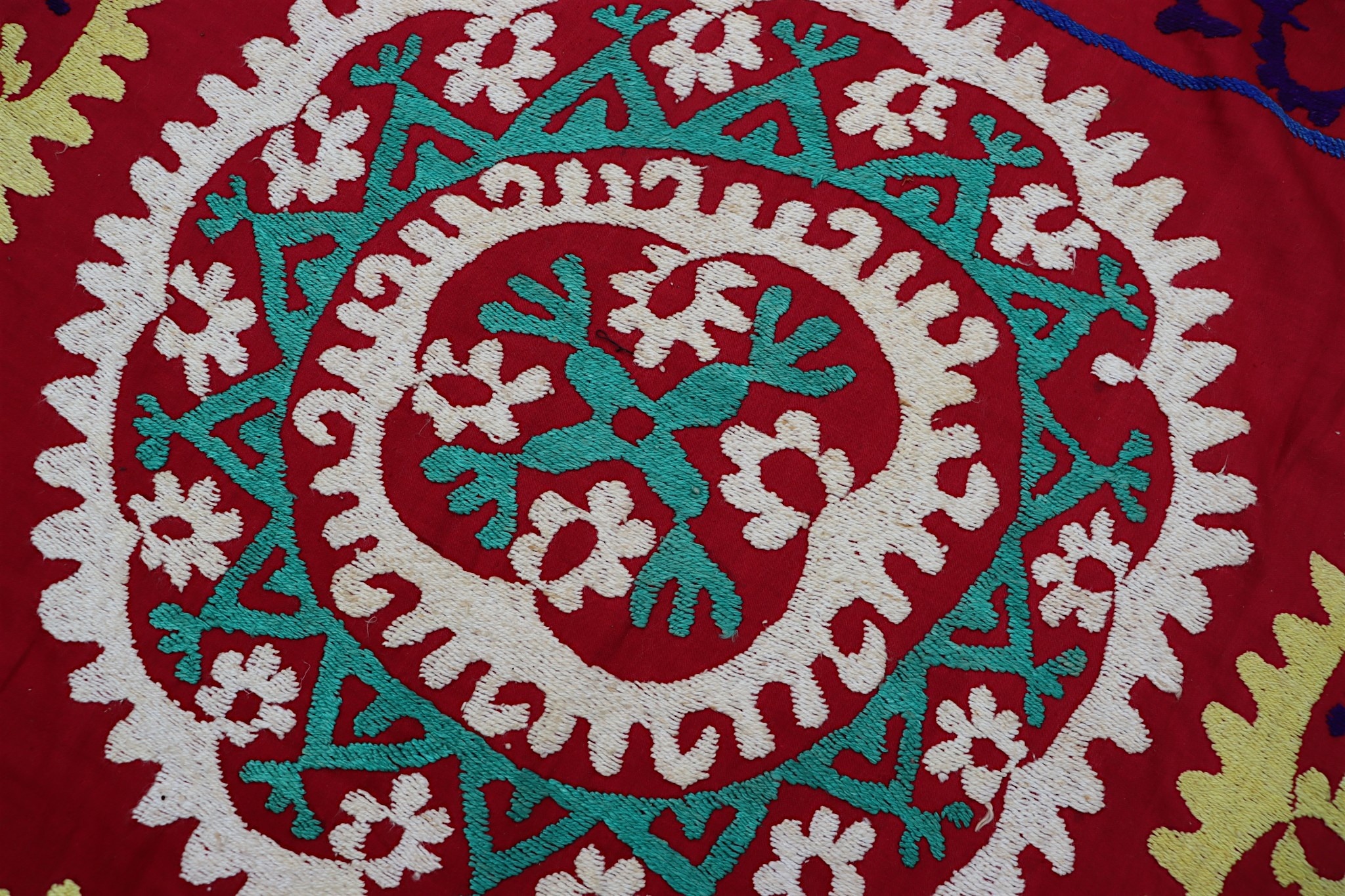 185x180  cm Hand Embroidered suzani from Uzbekistan.Tablecloth, Wall hanging, Bedspread,Bedcover No. UZ26/ 14