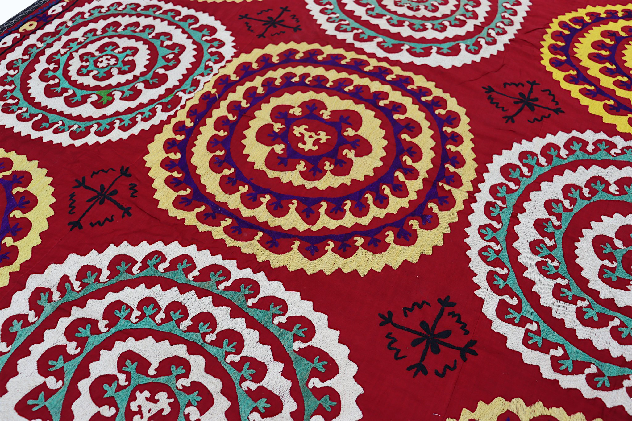 202x195  cm hand bestickte  Suzani Stickerei aus Uzbekistan  Nr:UZ26/ 18